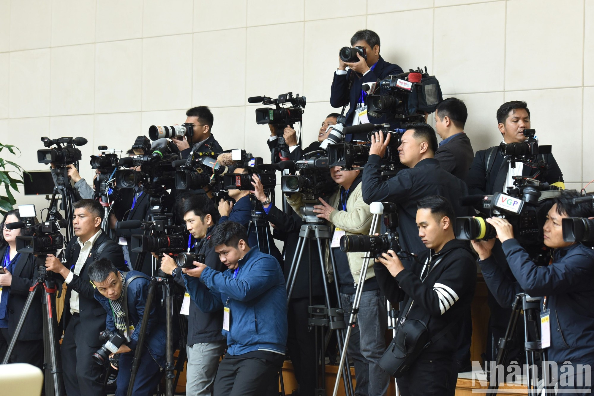 Agencias de noticias y prensa en el evento. Agencias de noticias y prensa en el evento.