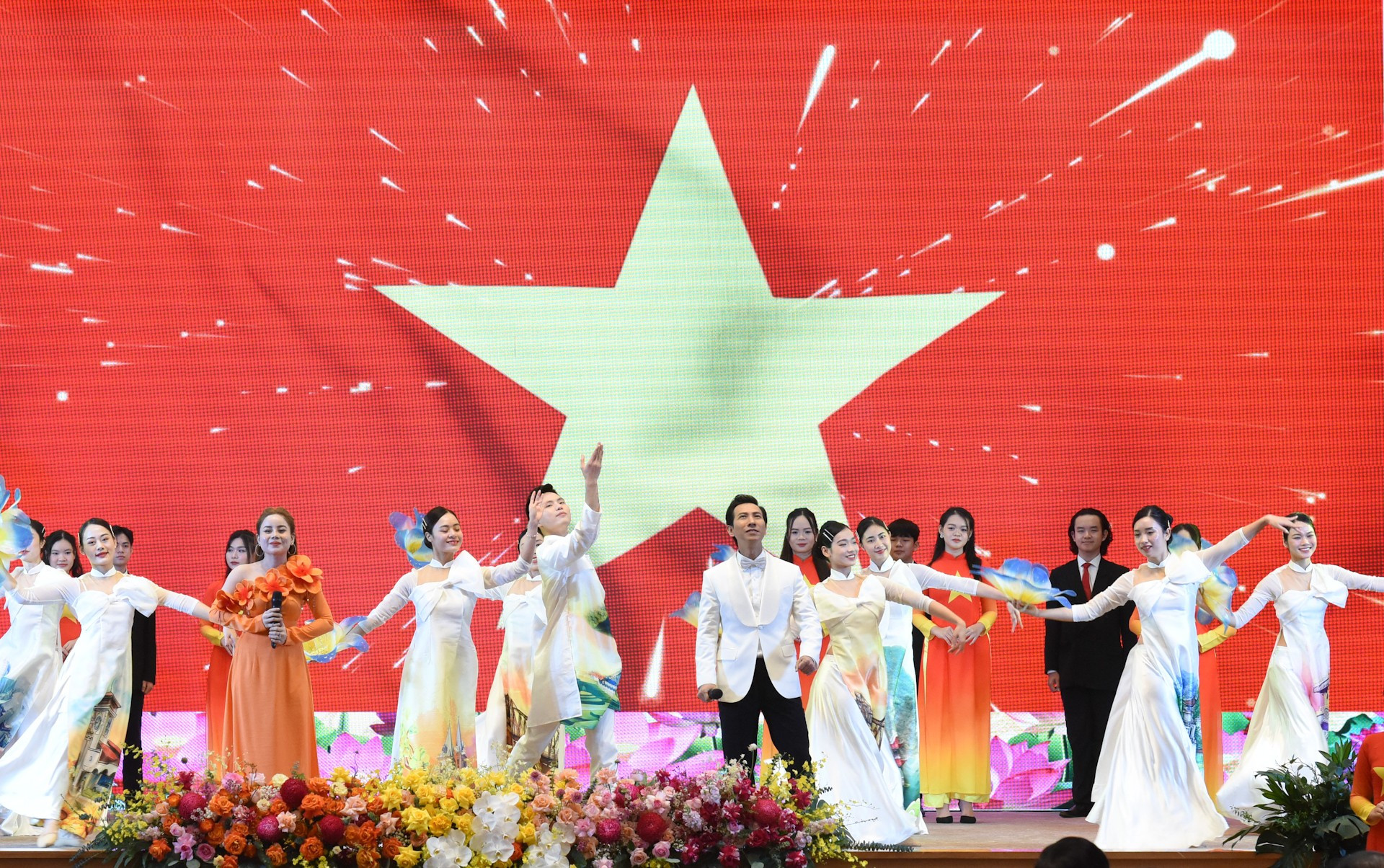 Una actuación artística en el evento. Una actuación artística en el evento.