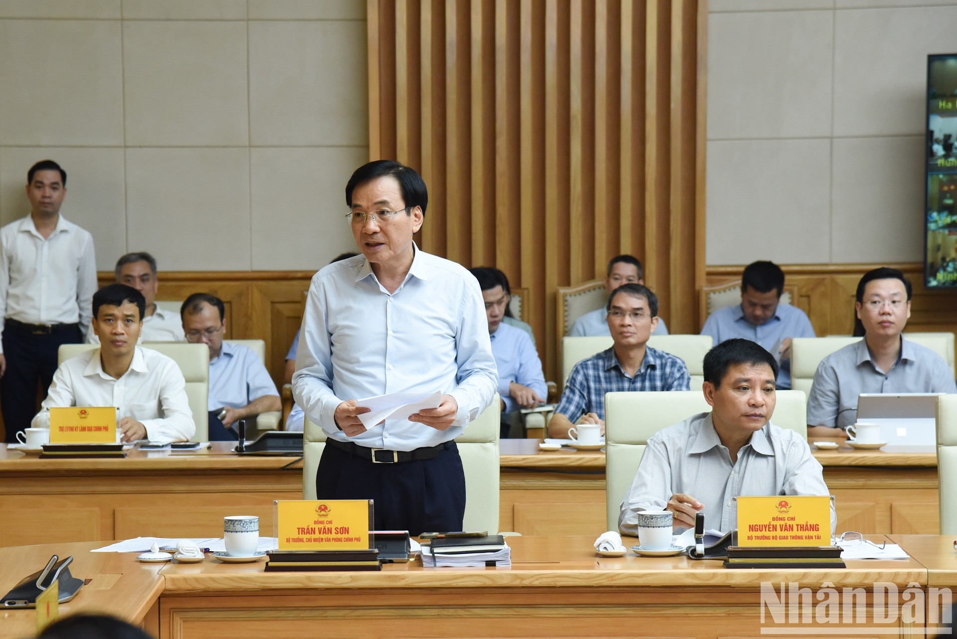 El ministro Tran Van Son, presidente de la Oficina del Gobierno, habla en el evento. El ministro Tran Van Son, presidente de la Oficina del Gobierno, habla en el evento.