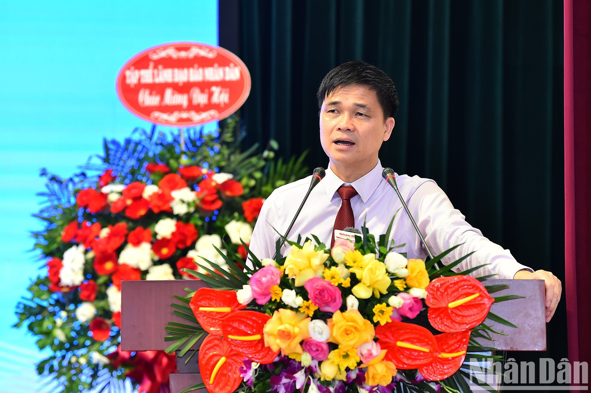 Ngo Duy Hieu, vicepresidente de la Confederación de Trabajadores y presidente del Sindicato de empleados públicos de Vietnam, habla en el Congreso.