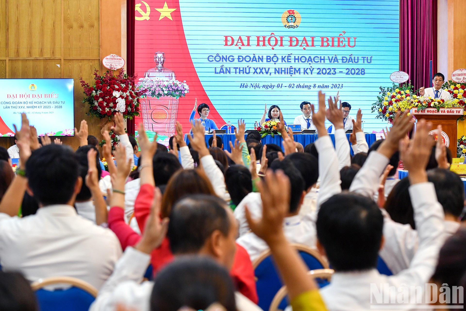 El Congreso tuvo lugar con el espíritu de "Democracia, innovación, solidaridad y creatividad". El Congreso tuvo lugar con el espíritu de "Democracia, innovación, solidaridad y creatividad".