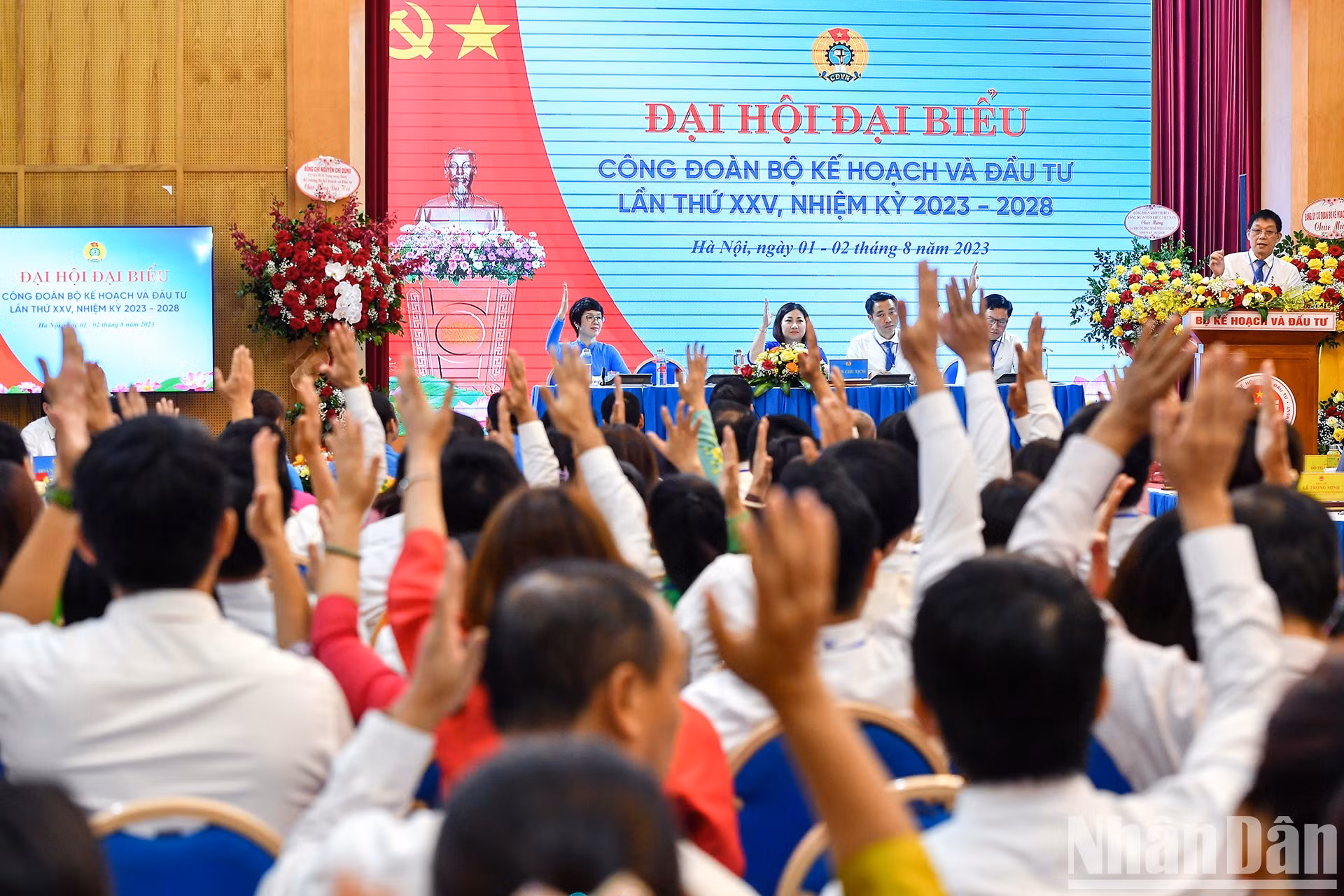 El Congreso tuvo lugar con el espíritu de "Democracia, innovación, solidaridad y creatividad". El Congreso tuvo lugar con el espíritu de "Democracia, innovación, solidaridad y creatividad".