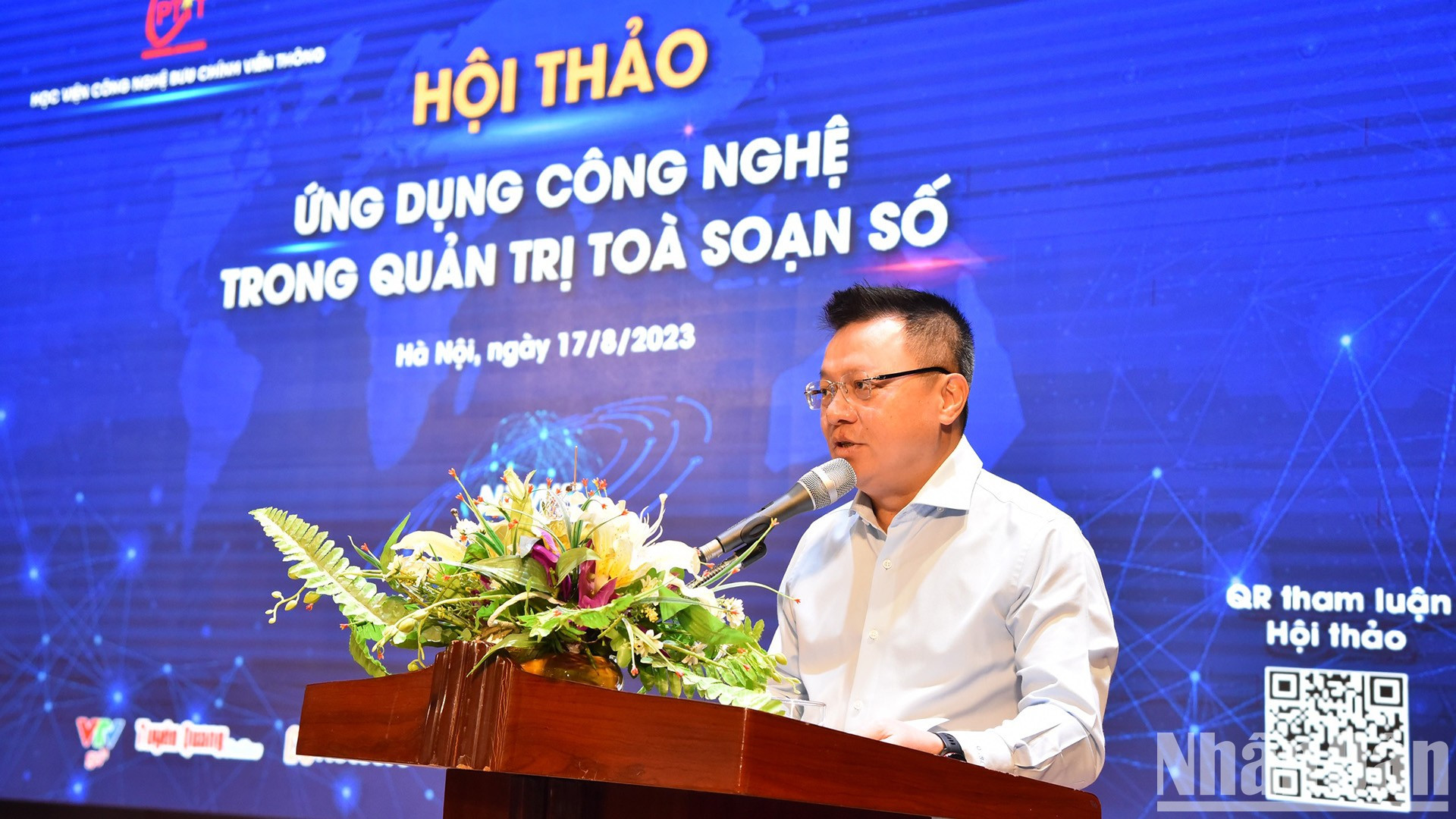 Le Quoc Minh, presidente-editor del periódico Nhan Dan (Pueblo), subjefe de la Comisión de Comunicación y Educación del Partido y presidente de la Asociación de Periodistas de Vietnam, habla en el acto. Le Quoc Minh, presidente-editor del periódico Nhan Dan (Pueblo), subjefe de la Comisión de Comunicación y Educación del Partido y presidente de la Asociación de Periodistas de Vietnam, habla en el acto.