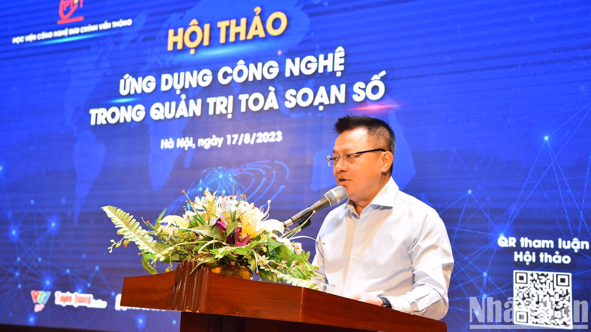 Le Quoc Minh, presidente-editor del periódico Nhan Dan (Pueblo), subjefe de la Comisión de Comunicación y Educación del Partido y presidente de la Asociación de Periodistas de Vietnam, habla en el acto.