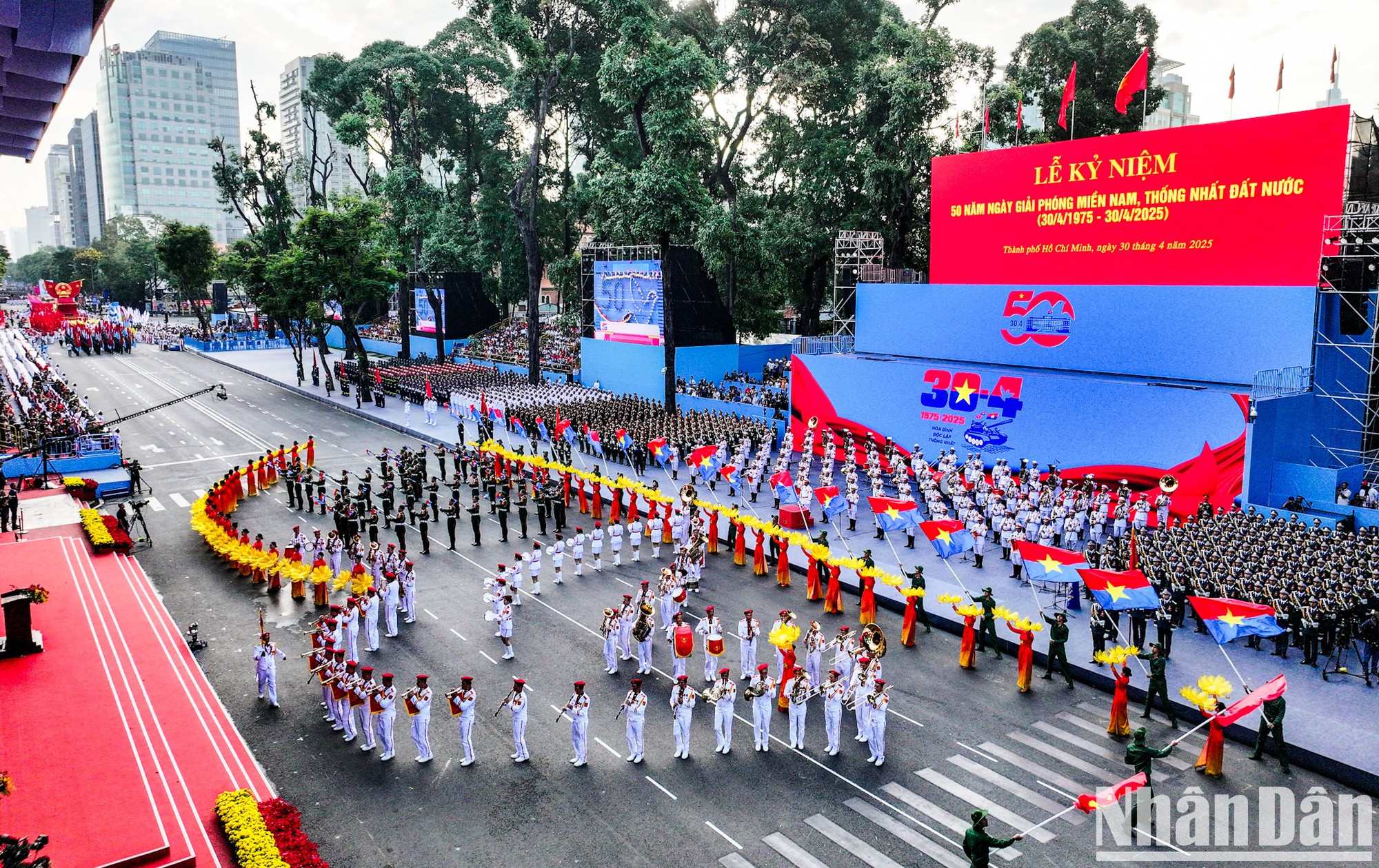 Actuaciones de artistas de Ciudad Ho Chi Minh. Actuaciones de artistas de Ciudad Ho Chi Minh.