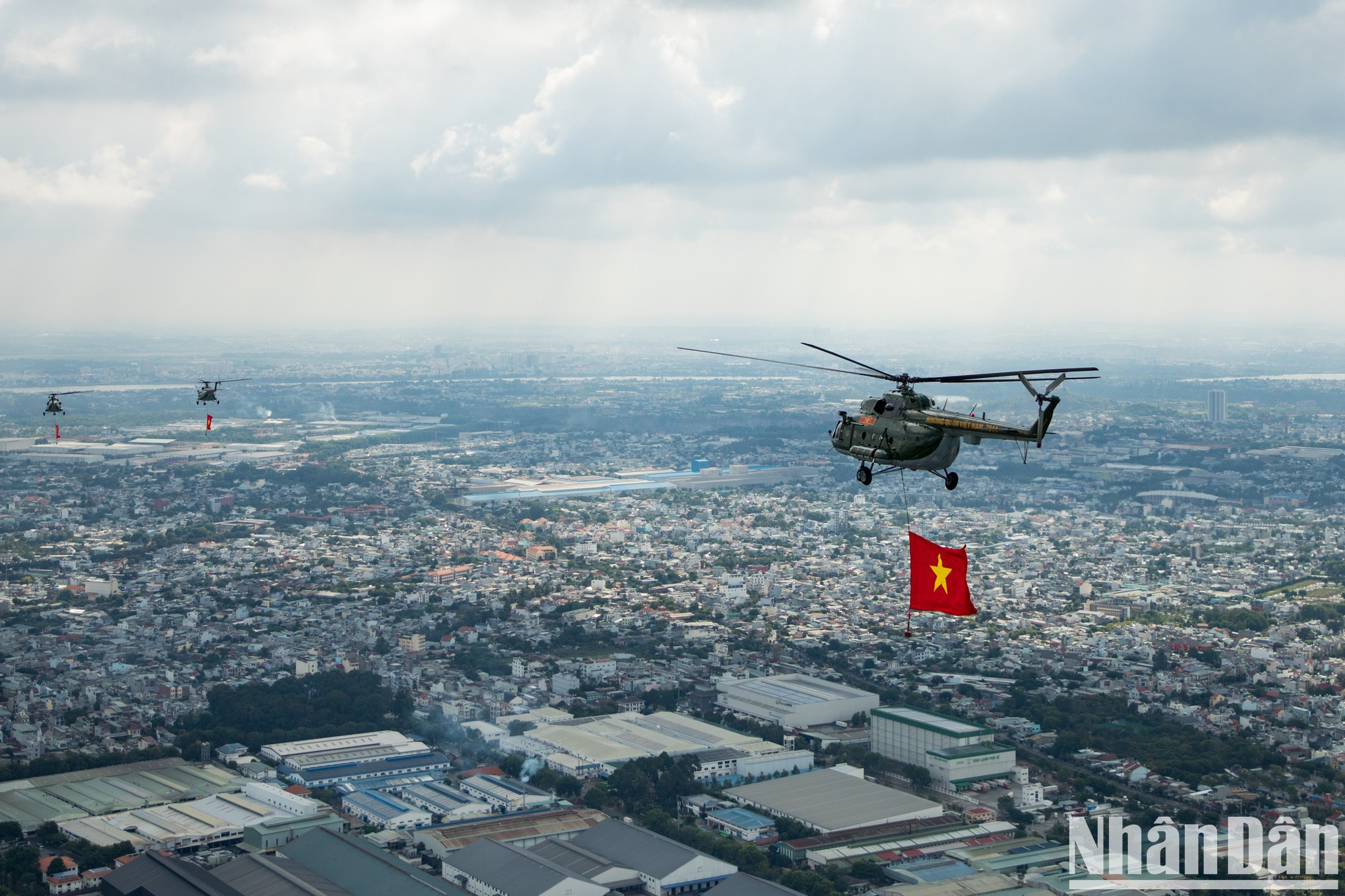 Los helicópteros utilizados en el vuelo son Mi-171, Mi-17 y Mi-8, y vuelan en formación 3-4-3. Los helicópteros utilizados en el vuelo son Mi-171, Mi-17 y Mi-8, y vuelan en formación 3-4-3.