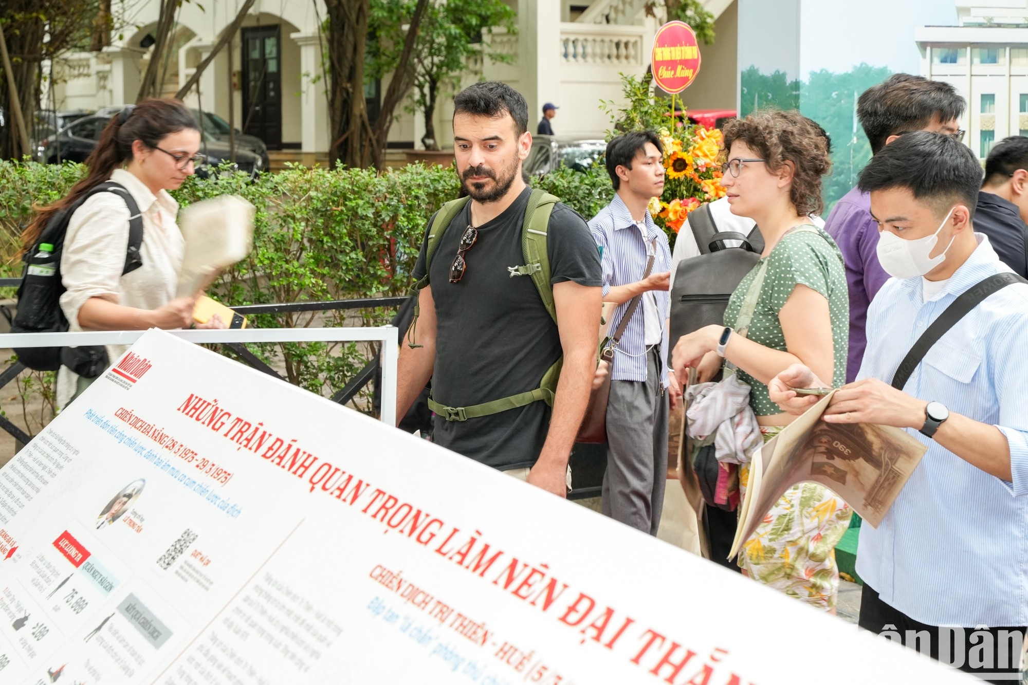 En la zona "Batallas Decisivas", los visitantes pueden escanear el código QR para acceder a la versión virtual y la información de cada batalla. En la zona "Batallas Decisivas", los visitantes pueden escanear el código QR para acceder a la versión virtual y la información de cada batalla.