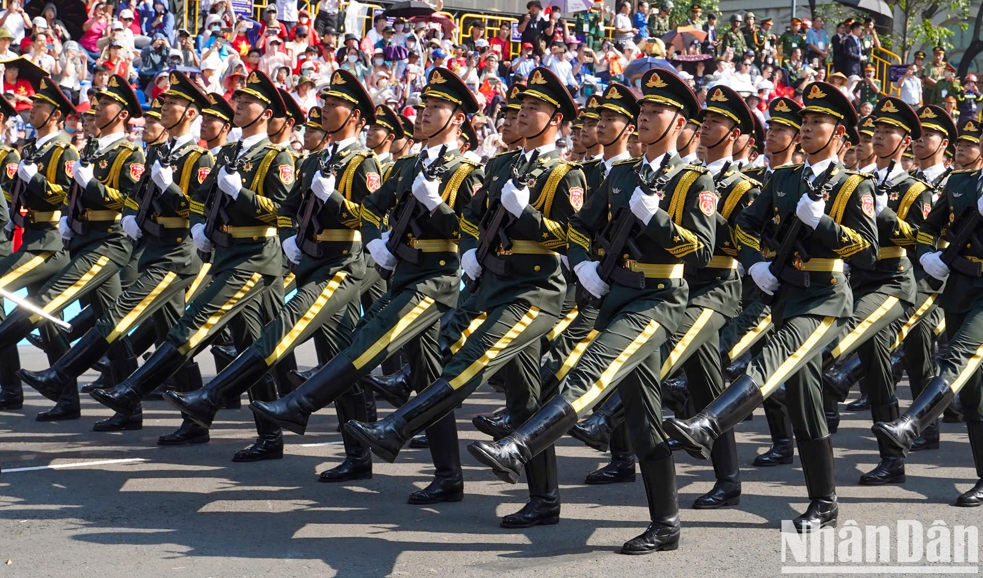 Efectivos del Ejército Chino. Efectivos del Ejército Chino.
