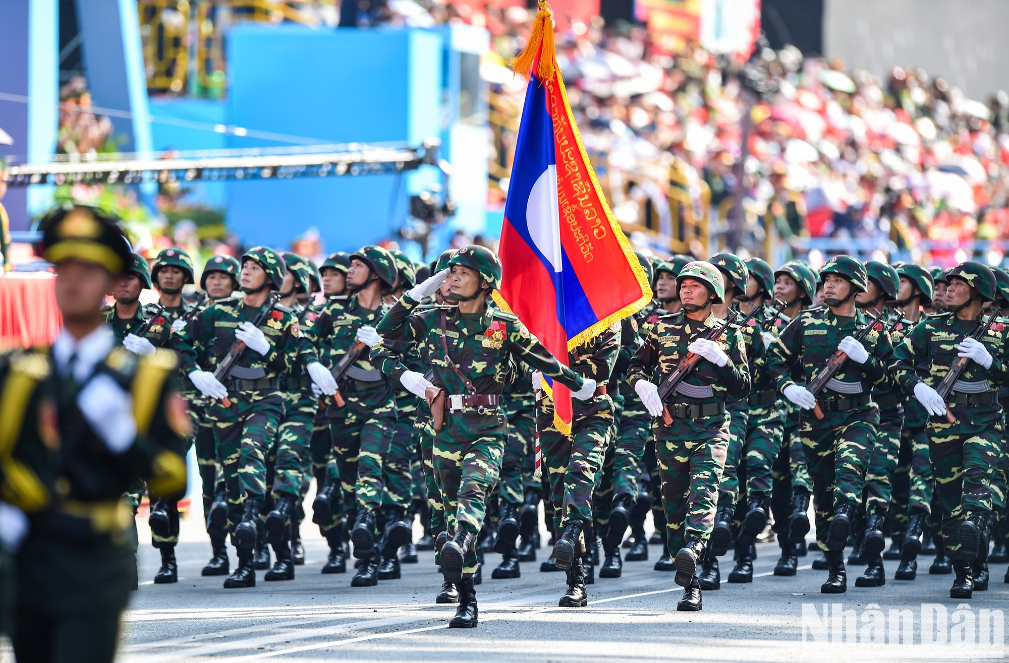 Las fuerzas del Ejército Popular de Laos en el ensayo. Las fuerzas del Ejército Popular de Laos en el ensayo.