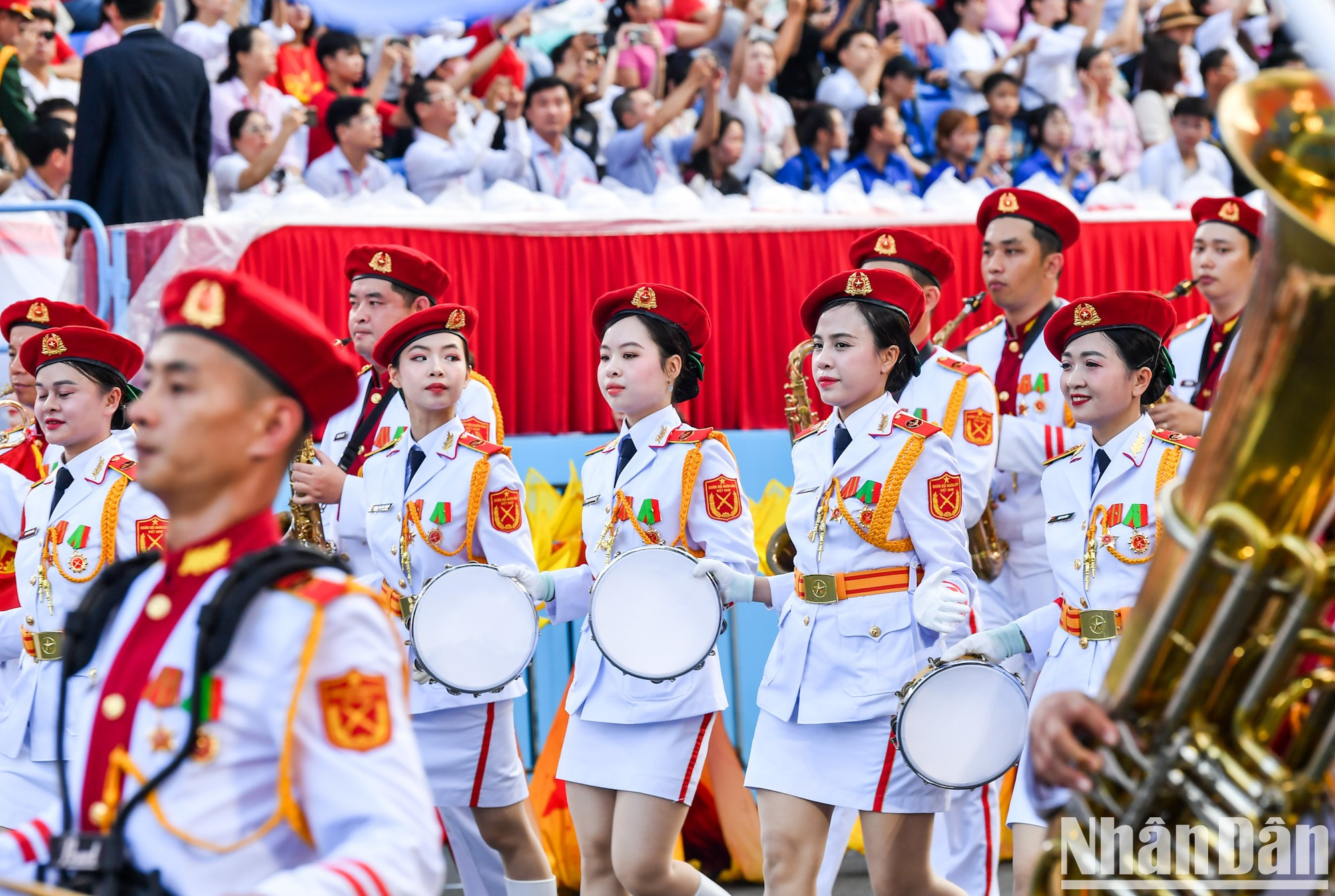 Actuaciones artísticas con la participación de más de mil personas. Actuaciones artísticas con la participación de más de mil personas.