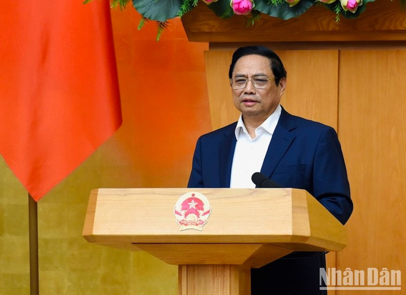 Minh Chinh habla en la cita.