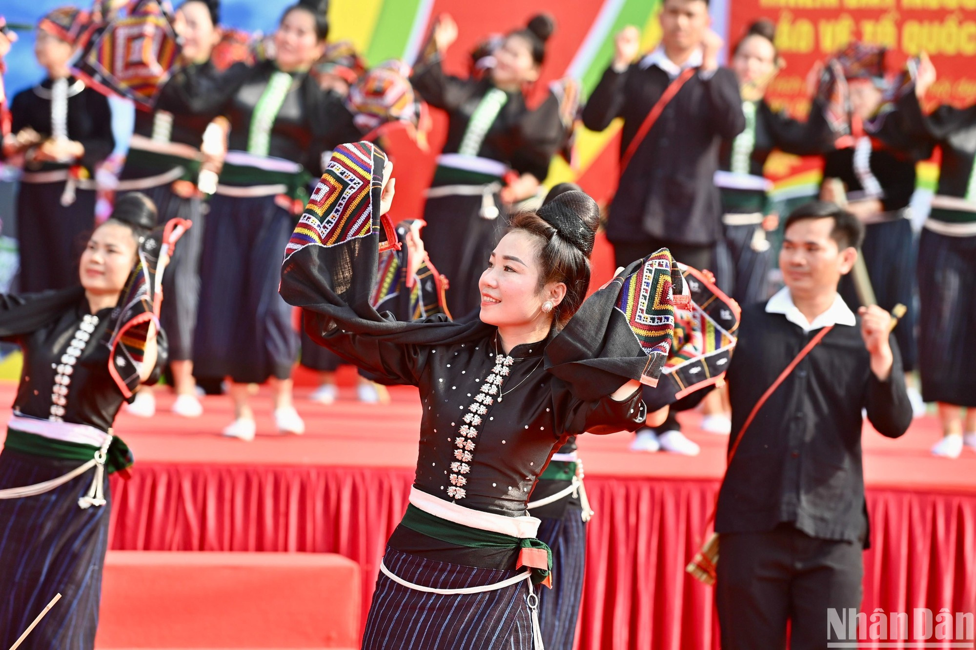 Unas actuaciones artísticas en el evento.
