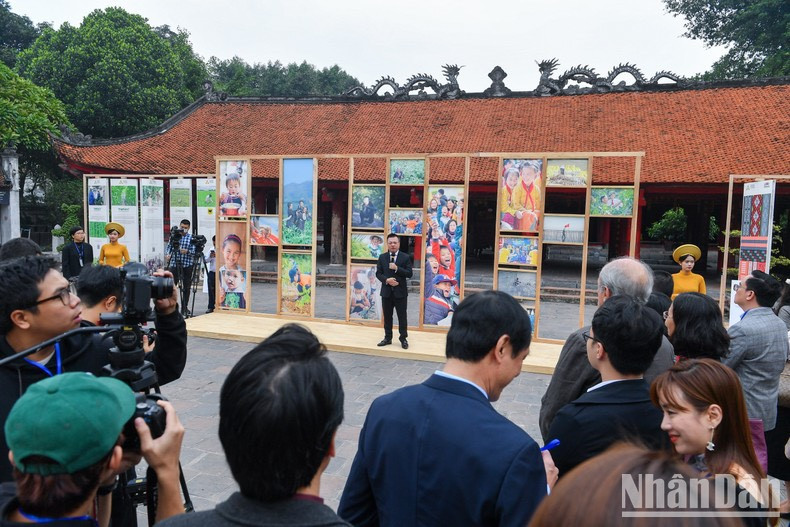 [Foto] Impresiones de exposición “Acción por la Comunidad”