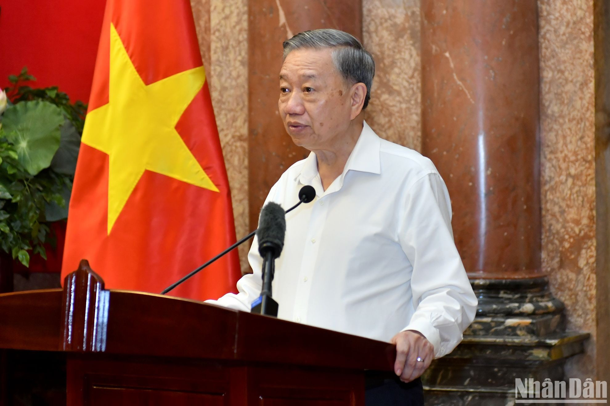 El presidente vietnamita, To Lam, habla en la cita.