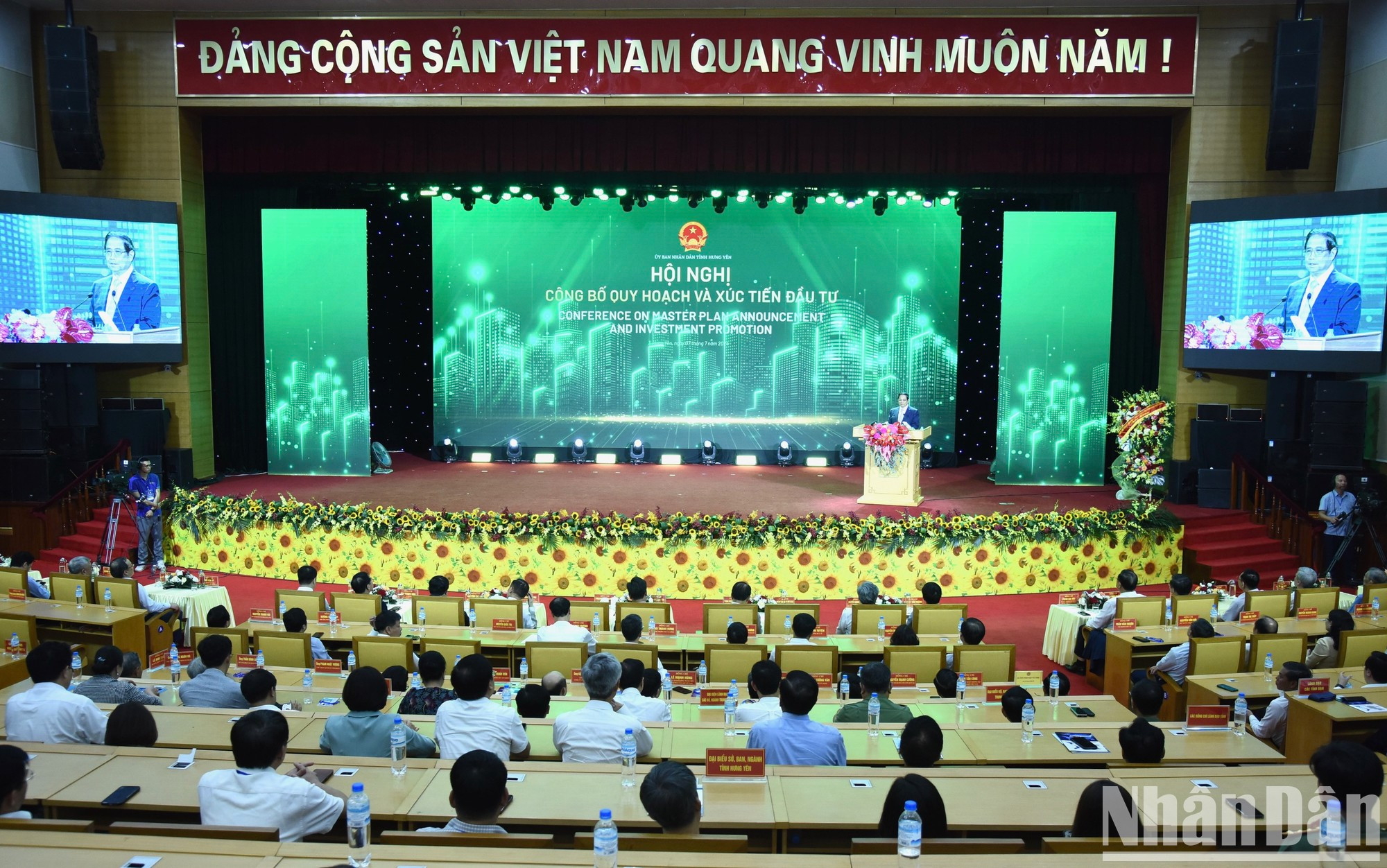 El jefe de Gobierno evalúa que la planificación de la provincia de Hung Yen ha sido elaborada de manera metódica y científica con pensamiento innovador y visión de largo plazo. El jefe de Gobierno evalúa que la planificación de la provincia de Hung Yen ha sido elaborada de manera metódica y científica con pensamiento innovador y visión de largo plazo.