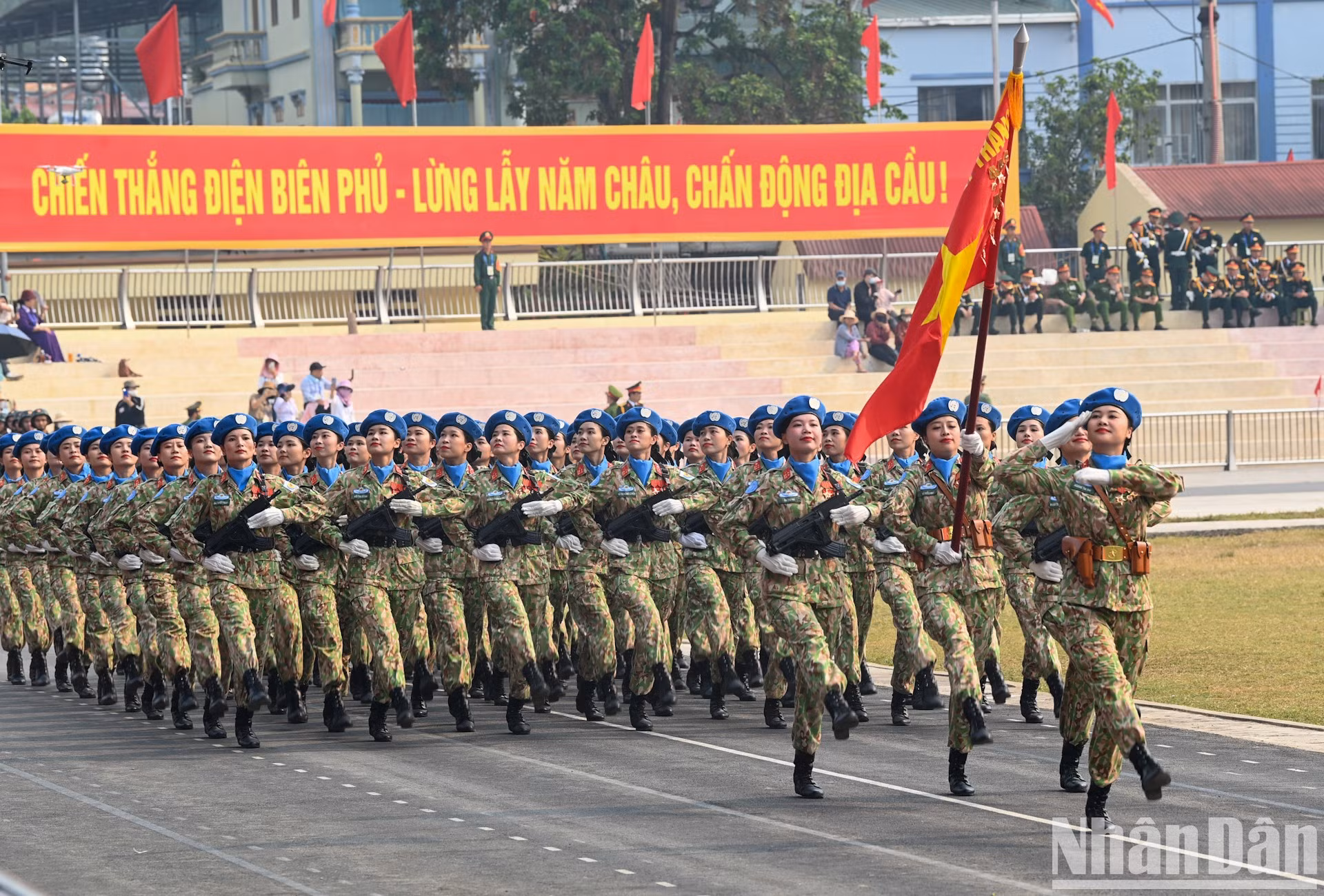 Bloque de la fuerza femenina de mantenimiento de la paz del Ejército Popular de Vietnam.