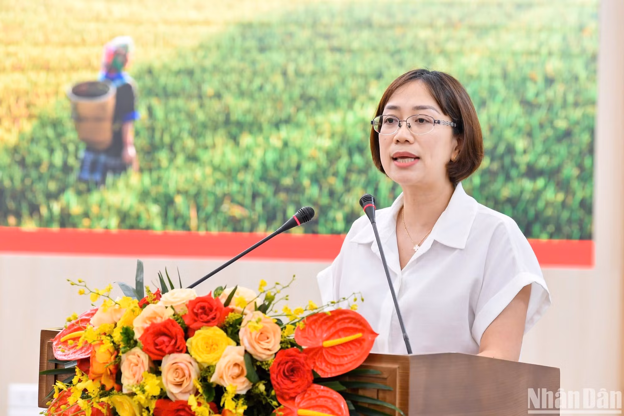Phan Linh Chi, subjefa de la Agencia de Turismo, evalúa que "Vietnam te quiero" no solo proporciona un viaje experiencial, sino también una herramienta para educar a los ciudadanos digitales y animar a los jóvenes a comprender y heredar los valores tradicionales con una mentalidad tecnológica.