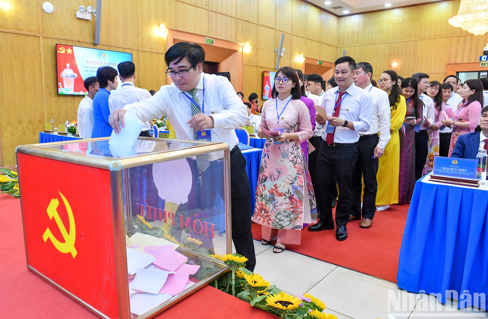 Los delegados votan por los integrantes del Comité Ejecutivo del Sindicato de la cartera para el período 2023-2028. Los delegados votan por los integrantes del Comité Ejecutivo del Sindicato de la cartera para el período 2023-2028.