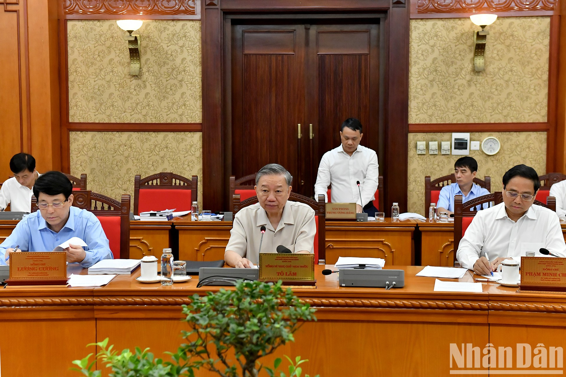 Los dirigentes del Partido y del Estado.