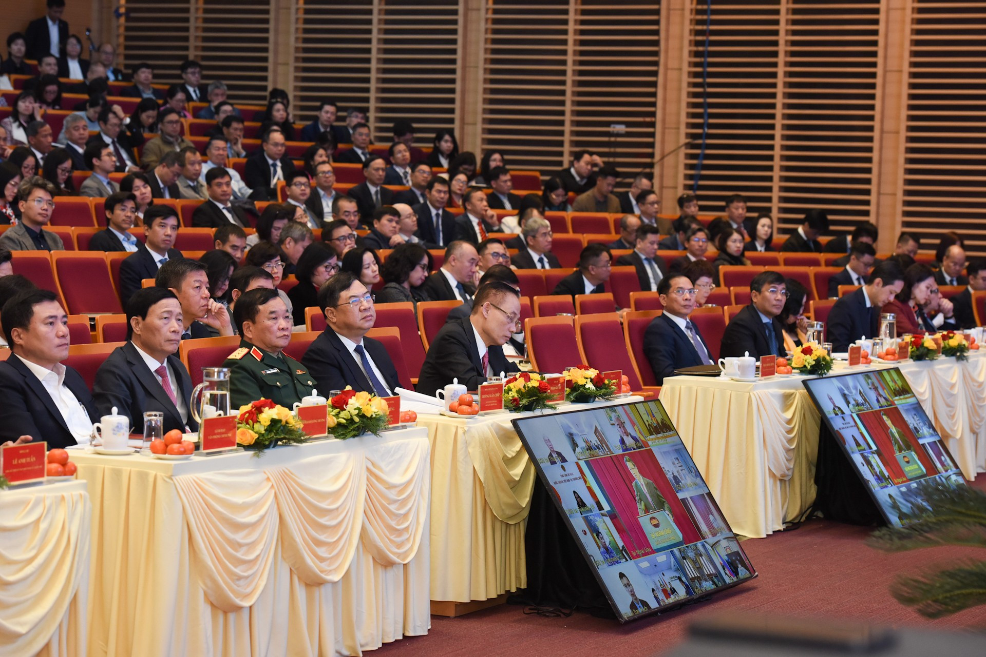 Delegados en la conferencia. Delegados en la conferencia.