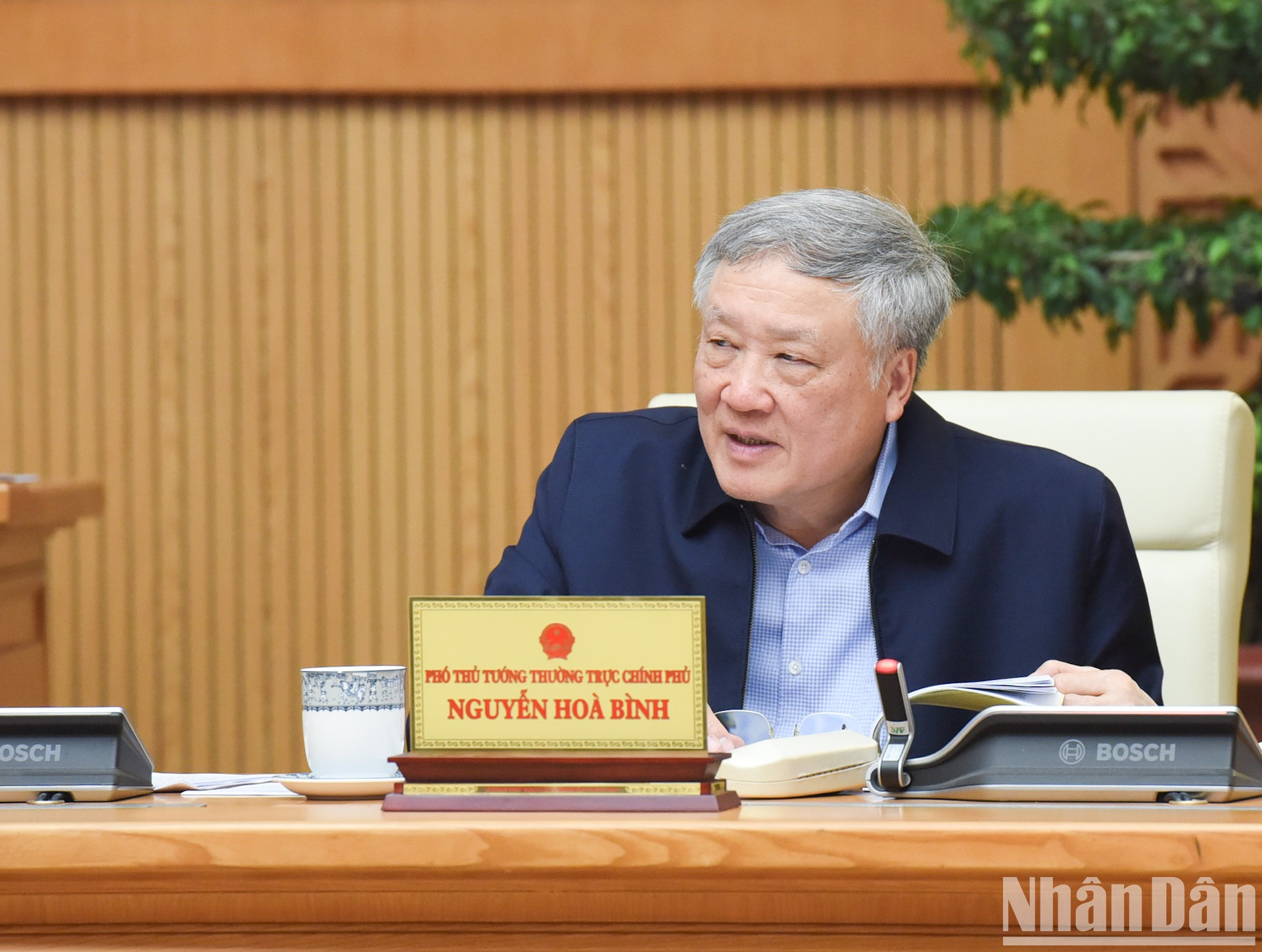 El viceprimer ministro ejecutivo Nguyen Hoa Binh.