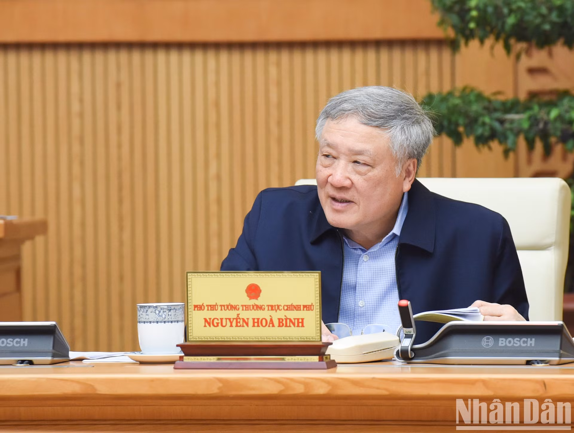 El viceprimer ministro ejecutivo Nguyen Hoa Binh.