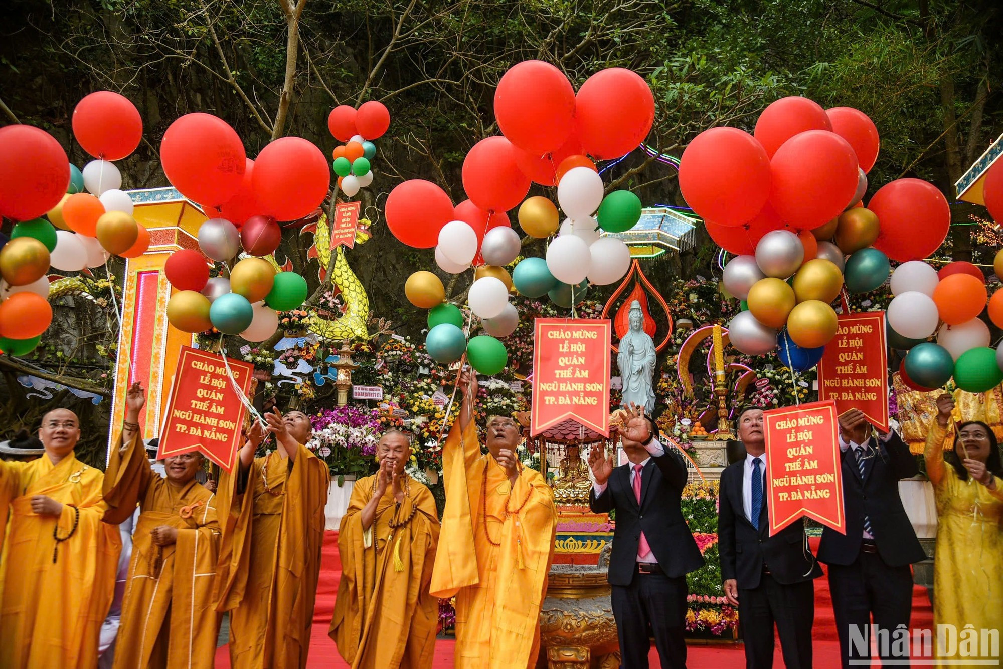 El festival es la unión de los valores culturales budistas con la cultura tradicional del pueblo vietnamita.