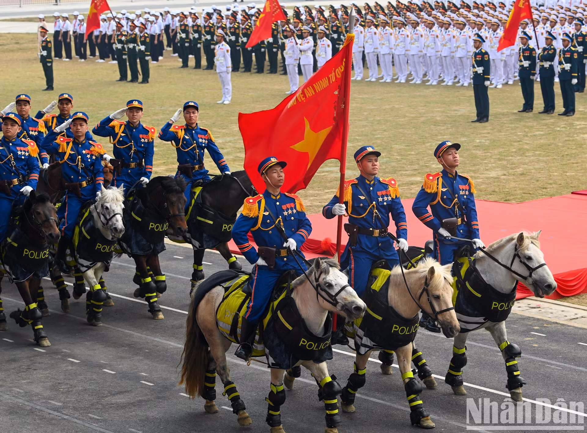 Bloque de la policía montada.