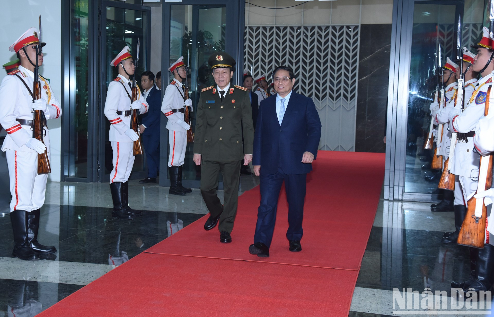 El primer ministro de Vietnam, Pham Minh Chinh, asiste a la cita. El primer ministro de Vietnam, Pham Minh Chinh, asiste a la cita.