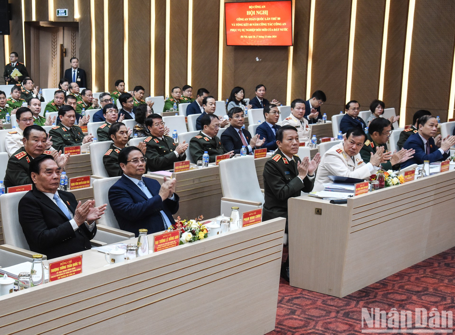 El primer ministro vietnamita, Pham Minh Chinh, y los delegados en el evento. El primer ministro vietnamita, Pham Minh Chinh, y los delegados en el evento.