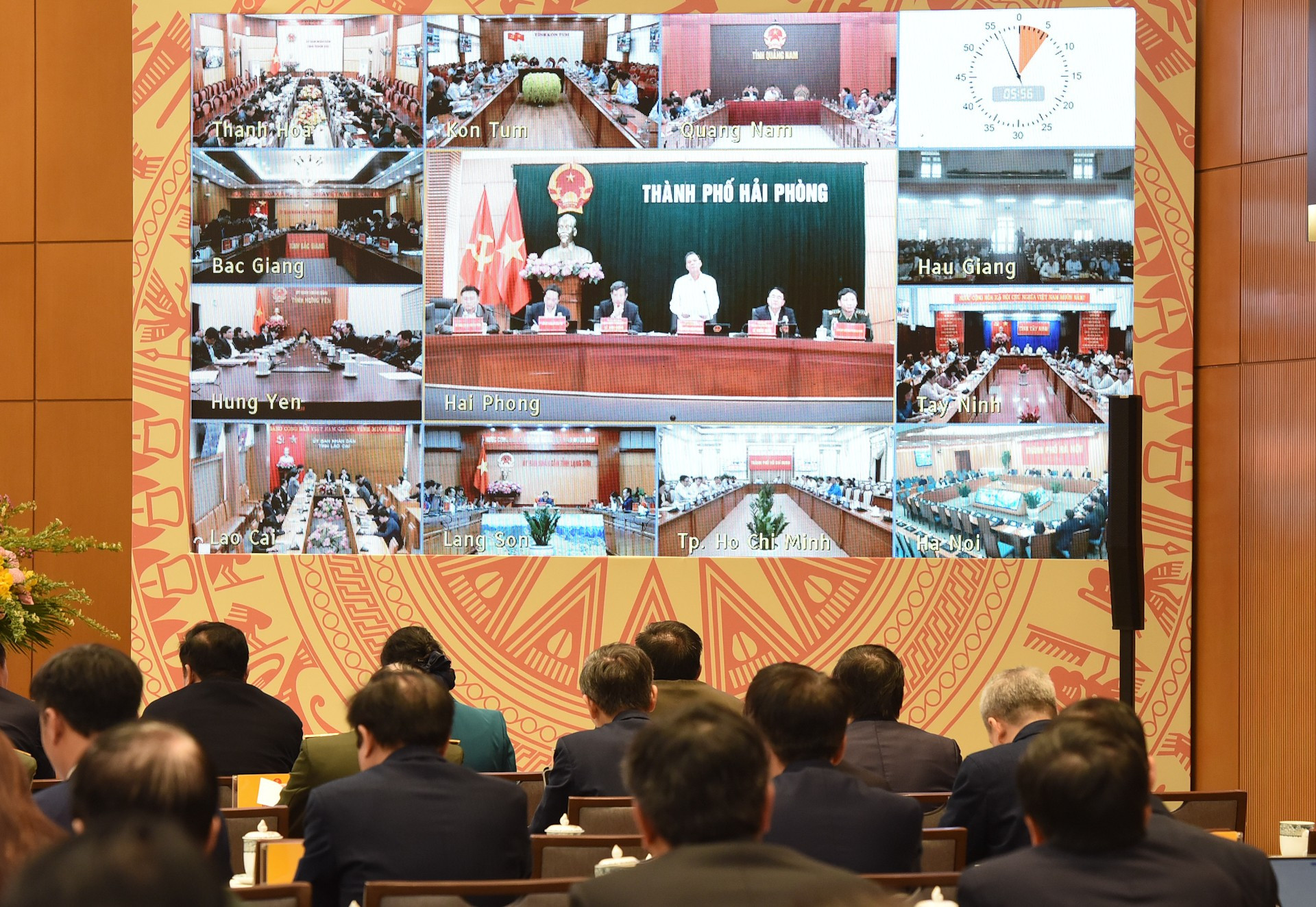 Un líder de la ciudad de Hai Phong habla en el evento. Un líder de la ciudad de Hai Phong habla en el evento.