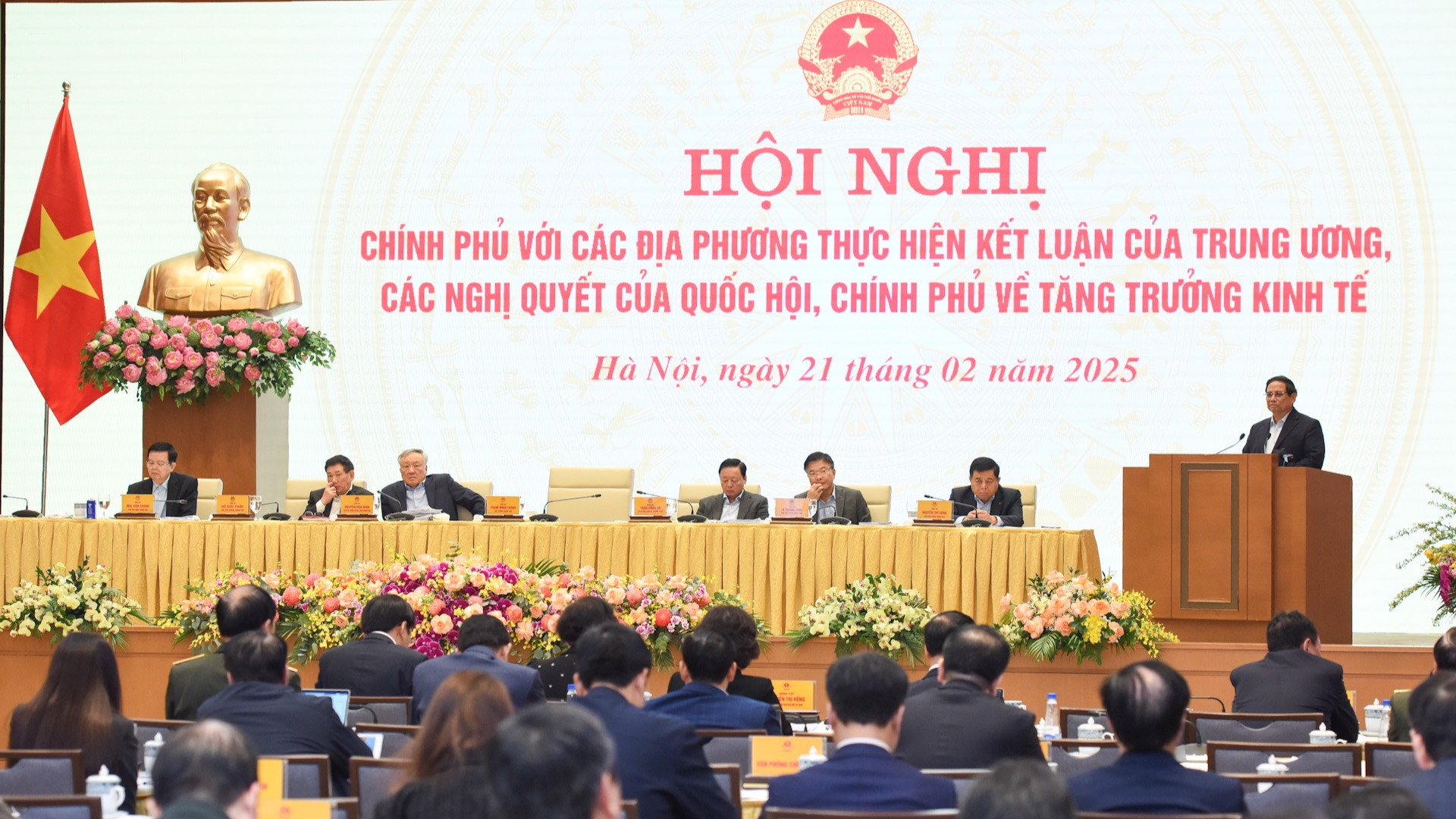 [Foto] Premier vietnamita preside Conferencia del Gobierno con localidades sobre crecimiento económico