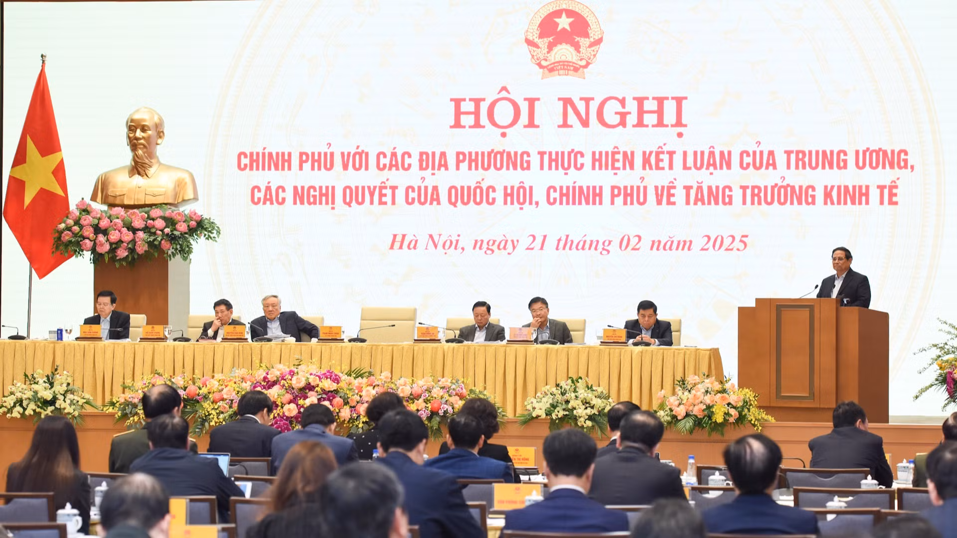[Foto] Premier vietnamita preside Conferencia del Gobierno con localidades sobre crecimiento económico