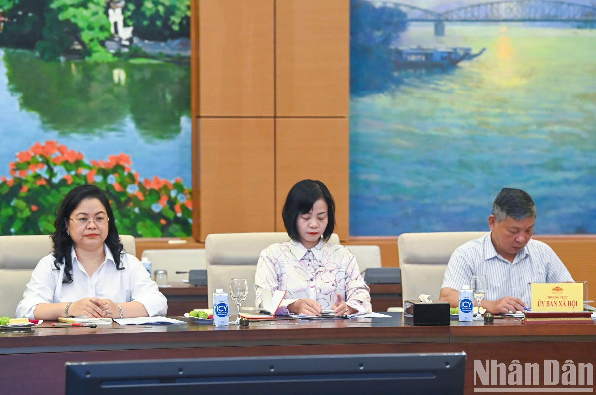 Los delegados en la cita. Los delegados en la cita.