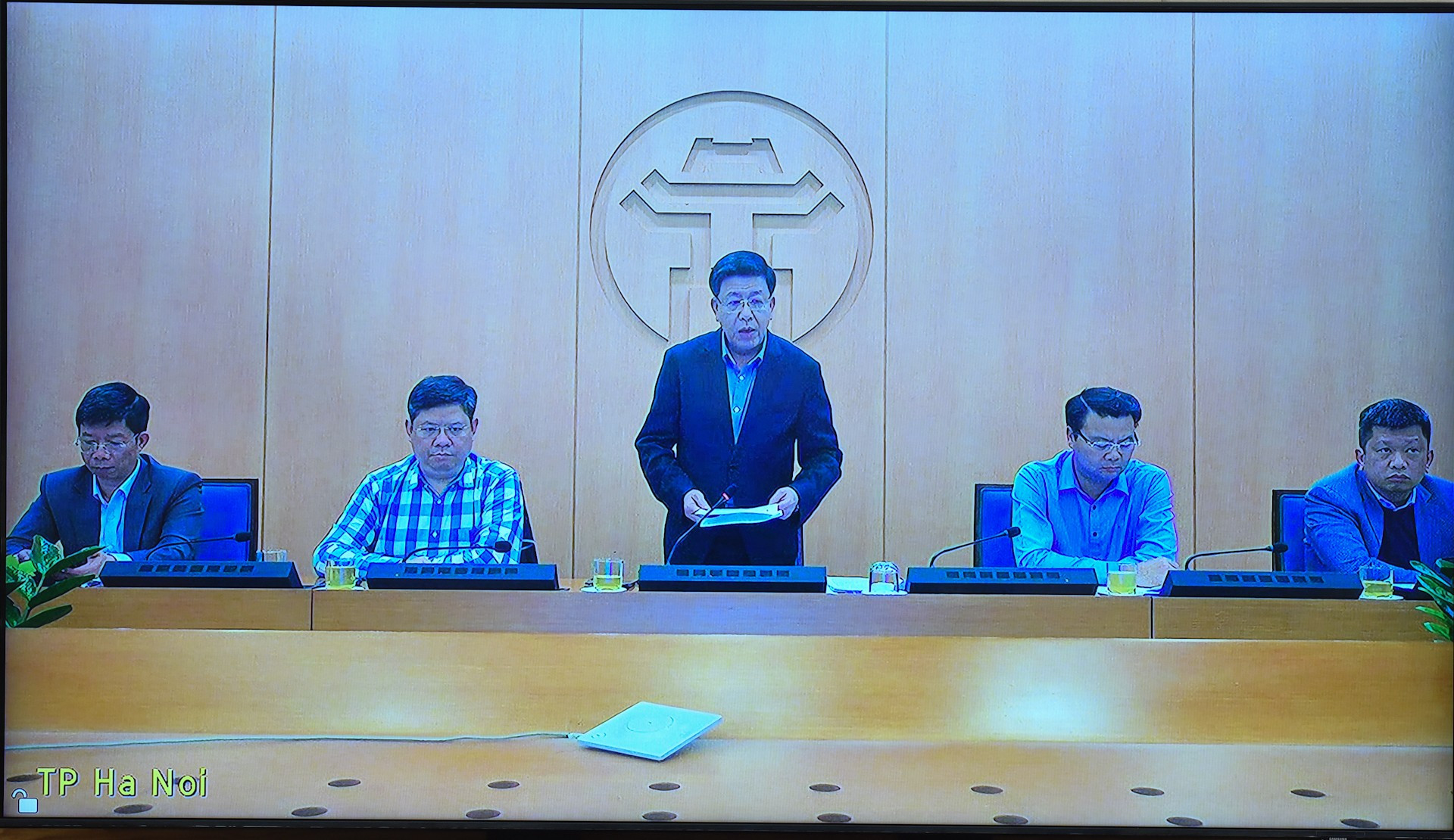 La reunión se lleva a cabo de forma presencial y virtual, conectando con 44 provincias y ciudades. La reunión se lleva a cabo de forma presencial y virtual, conectando con 44 provincias y ciudades.