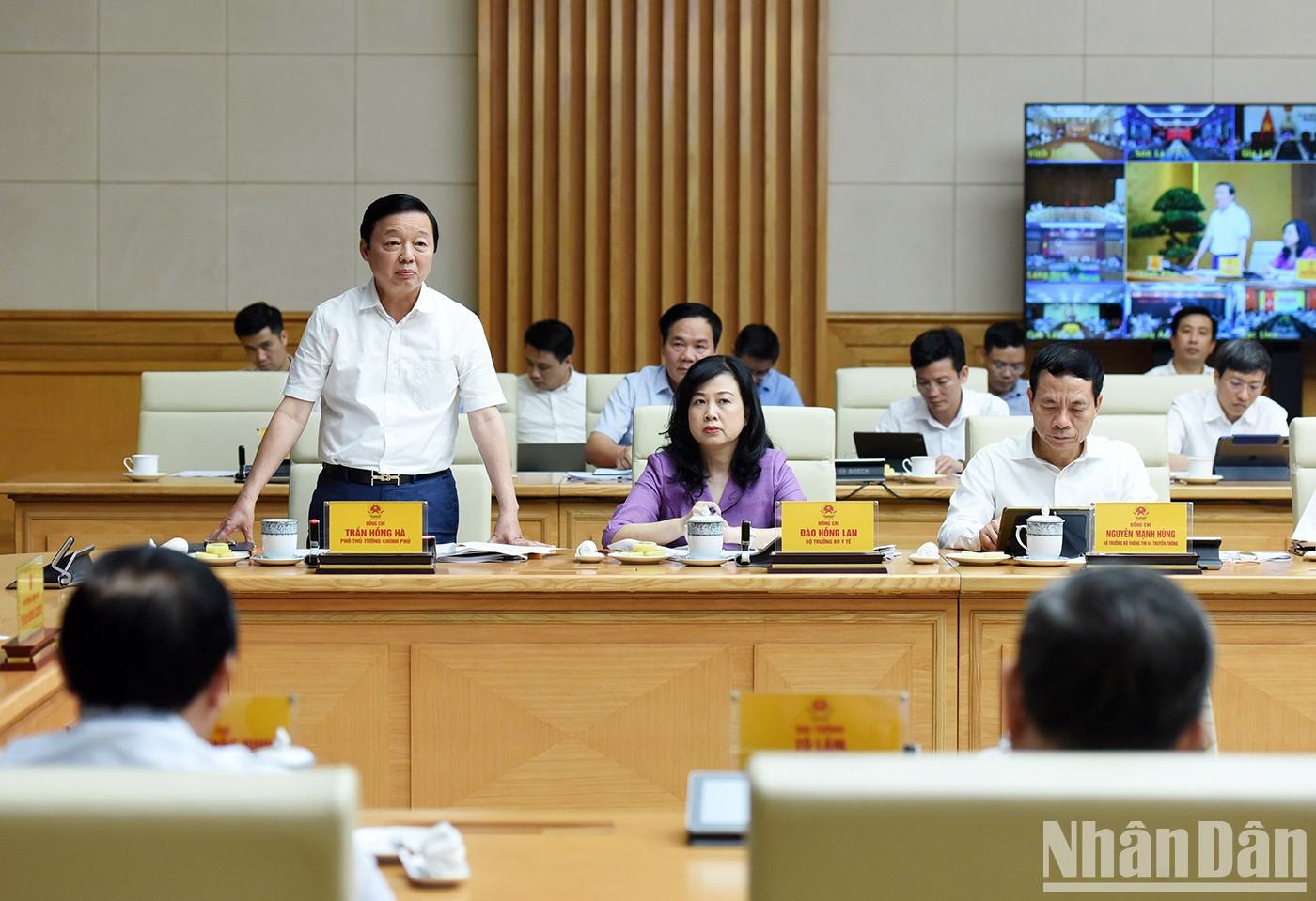 El viceprimer ministro Tran Hong Ha intervino en la reunión. El viceprimer ministro Tran Hong Ha intervino en la reunión.