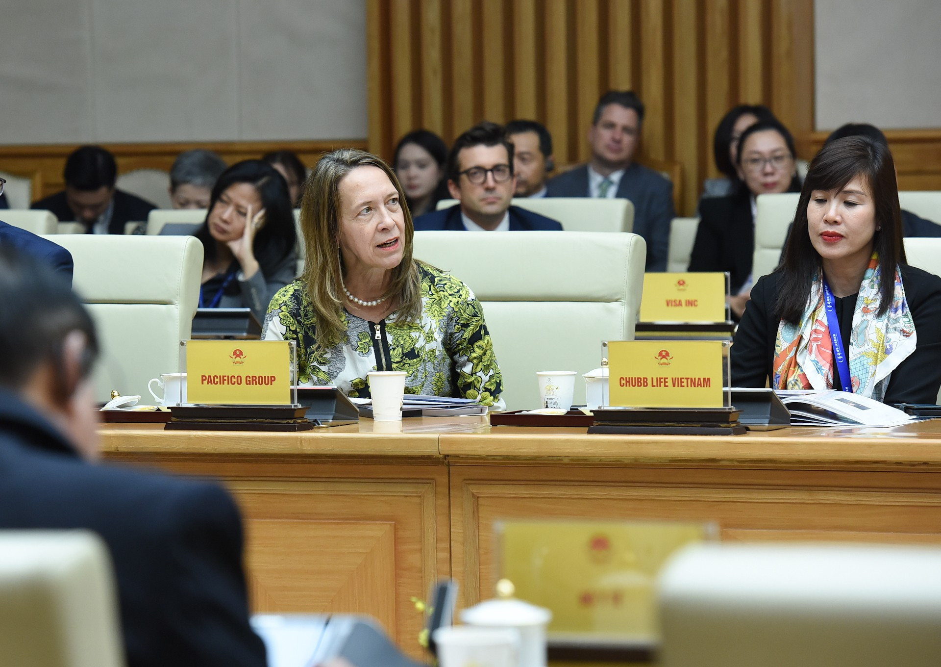 Un representante de las empresas estadounidenses habla en la cita.