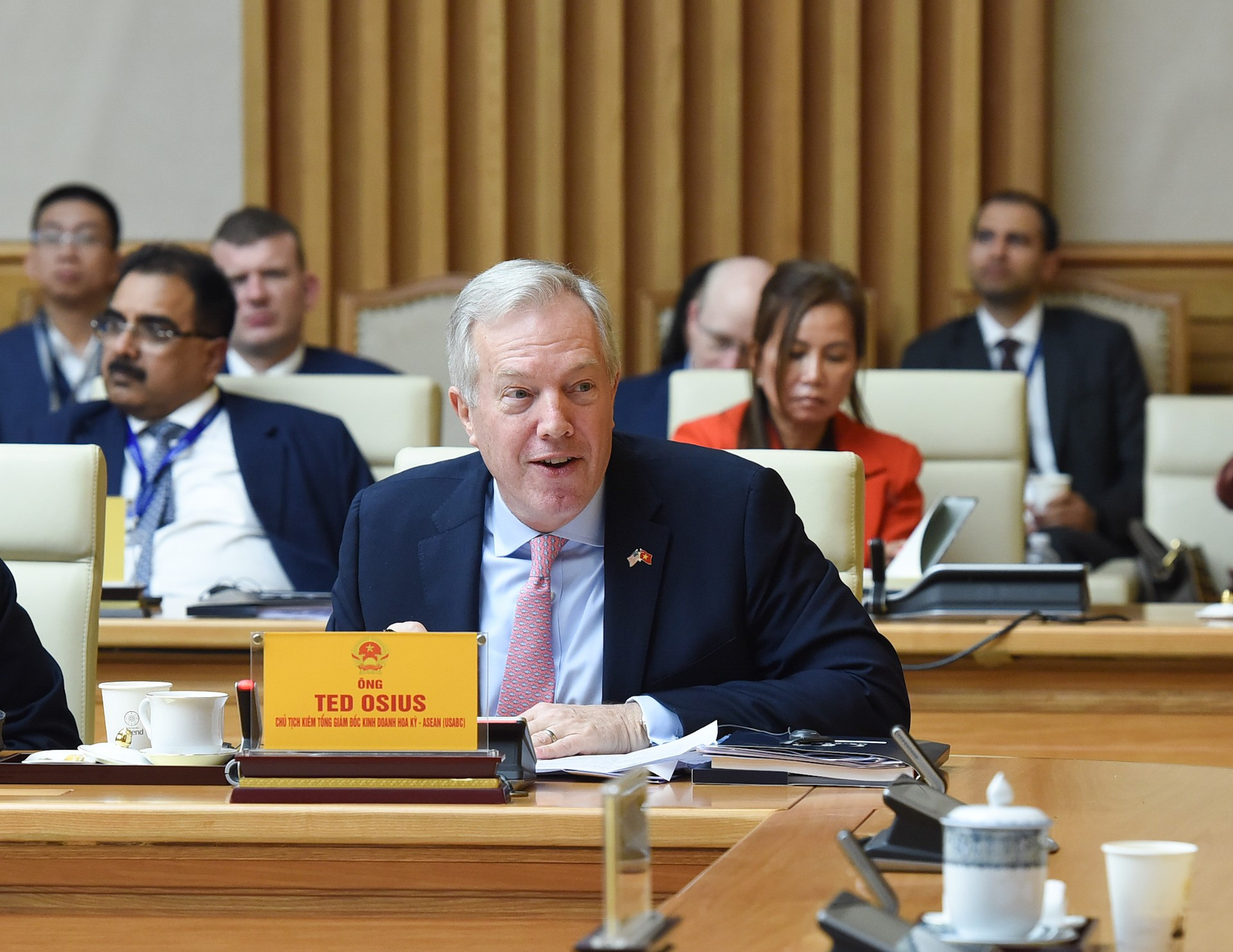 Ted Osius, presidente y director general del Consejo Empresarial Estados Unidos-Asean, habla en el acto.