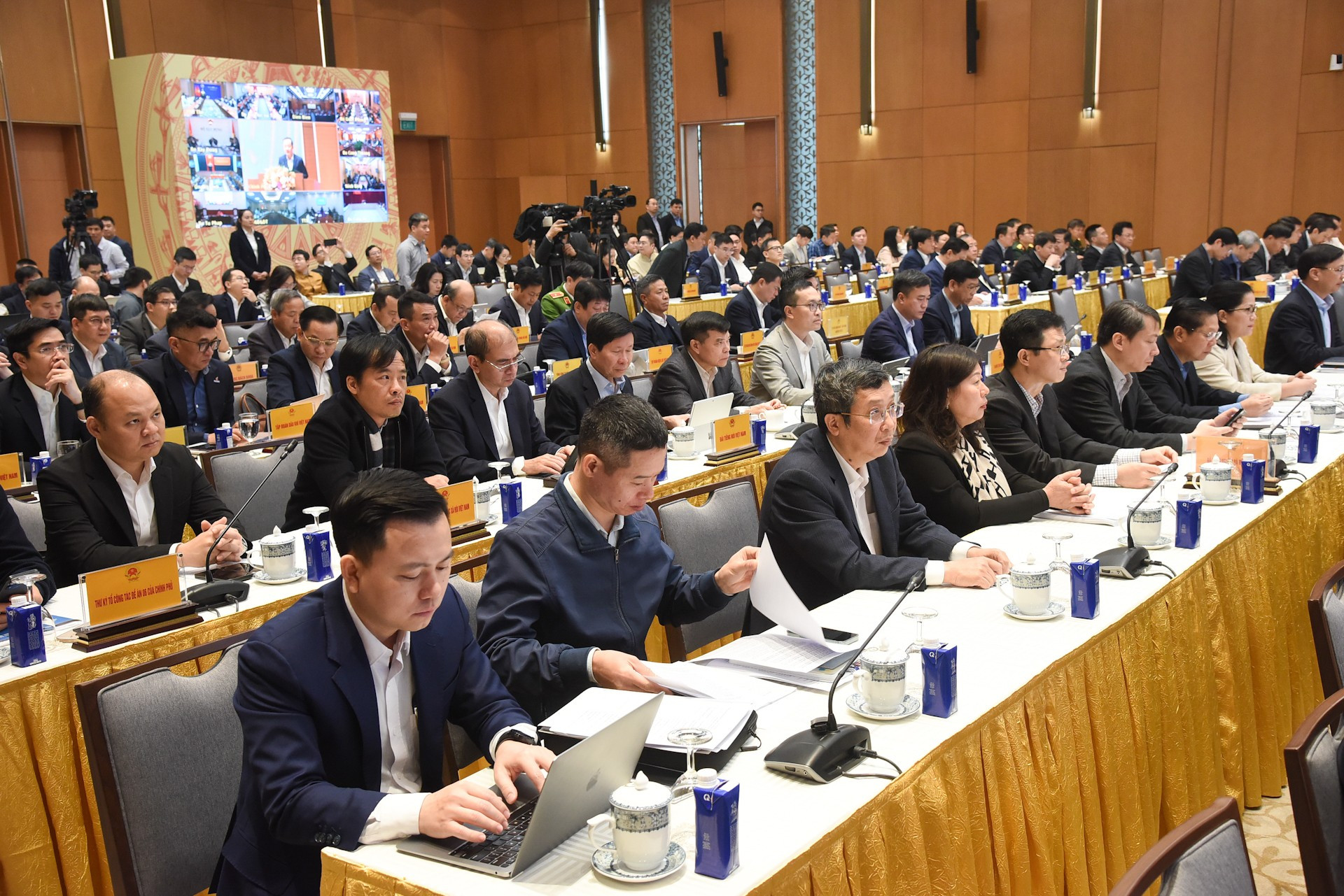 Delegados en la reunión. Delegados en la reunión.