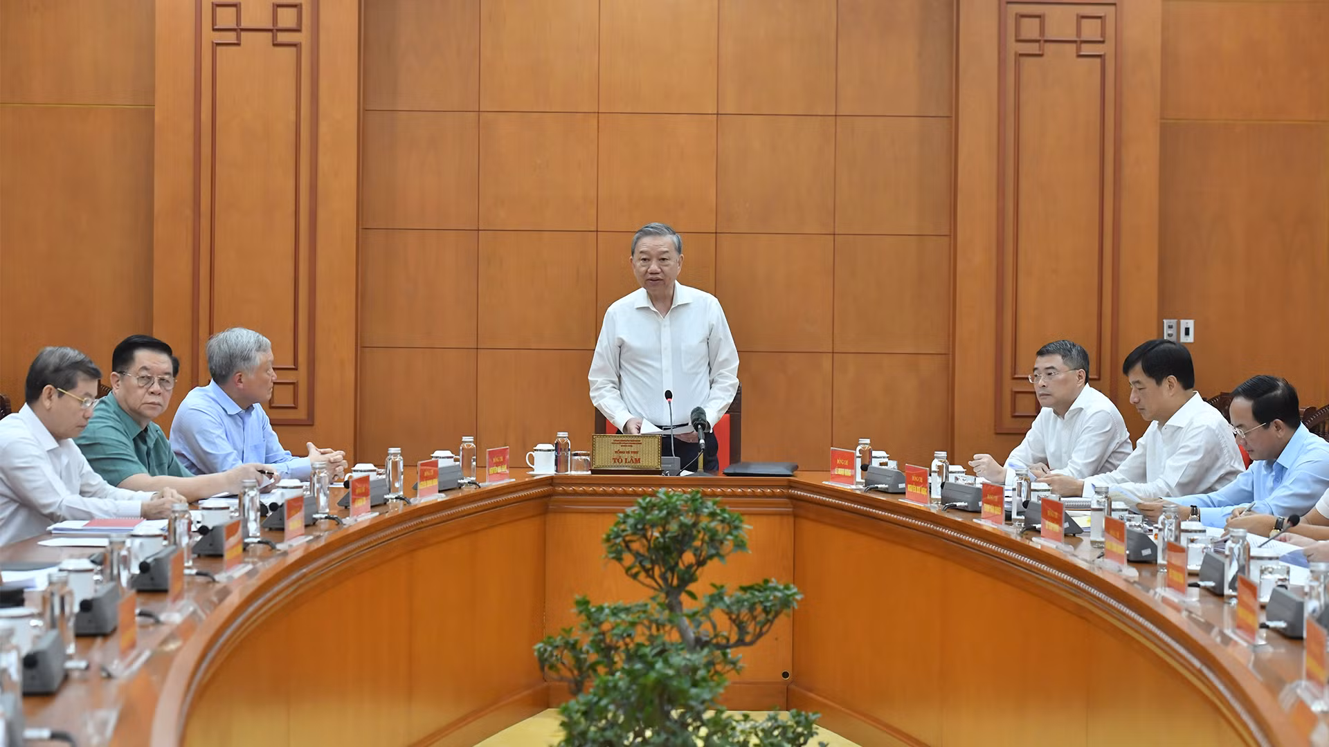 [Foto] Presidente vietnamita preside reunión del Subcomité de Reglamentos del XIV Congreso Nacional del PCV