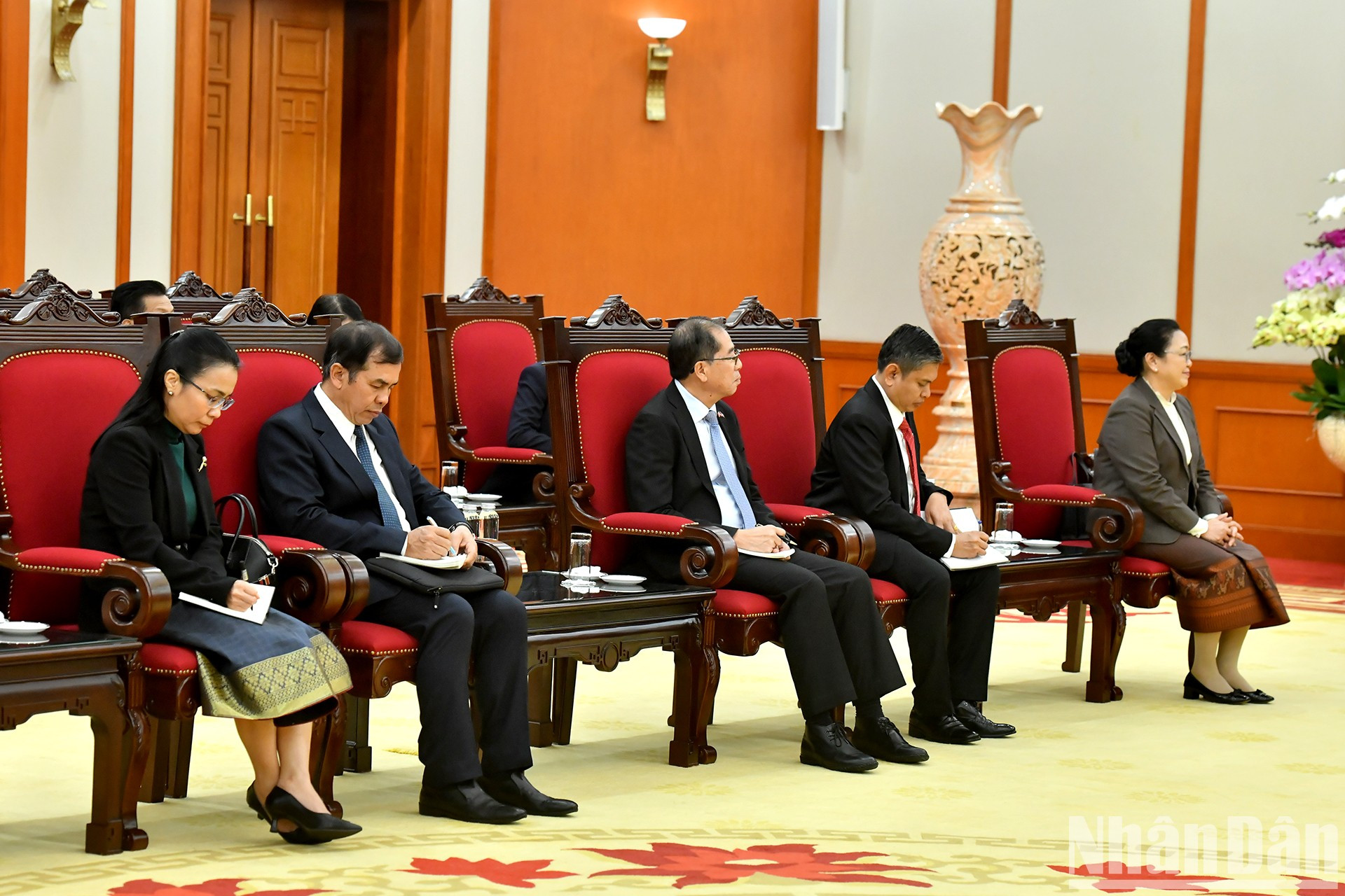Delegados de Laos en el encuentro. Delegados de Laos en el encuentro.