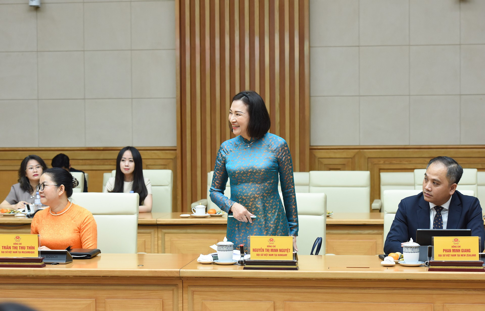 La embajadora de Vietnam en Bulgaria expresa su opinión.