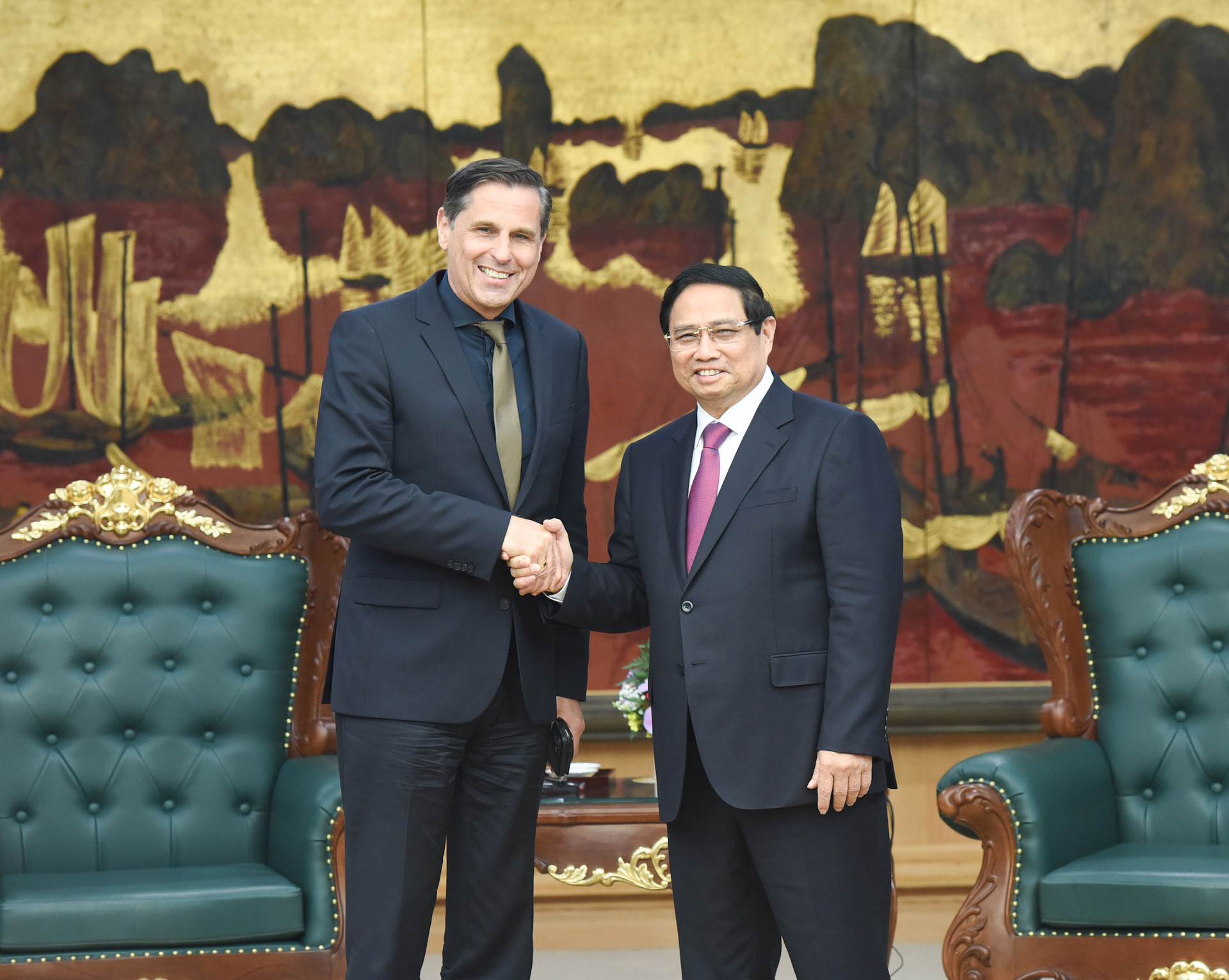 [Foto] Premier vietnamita recibe a presidente del Grupo checo de Skoda Auto