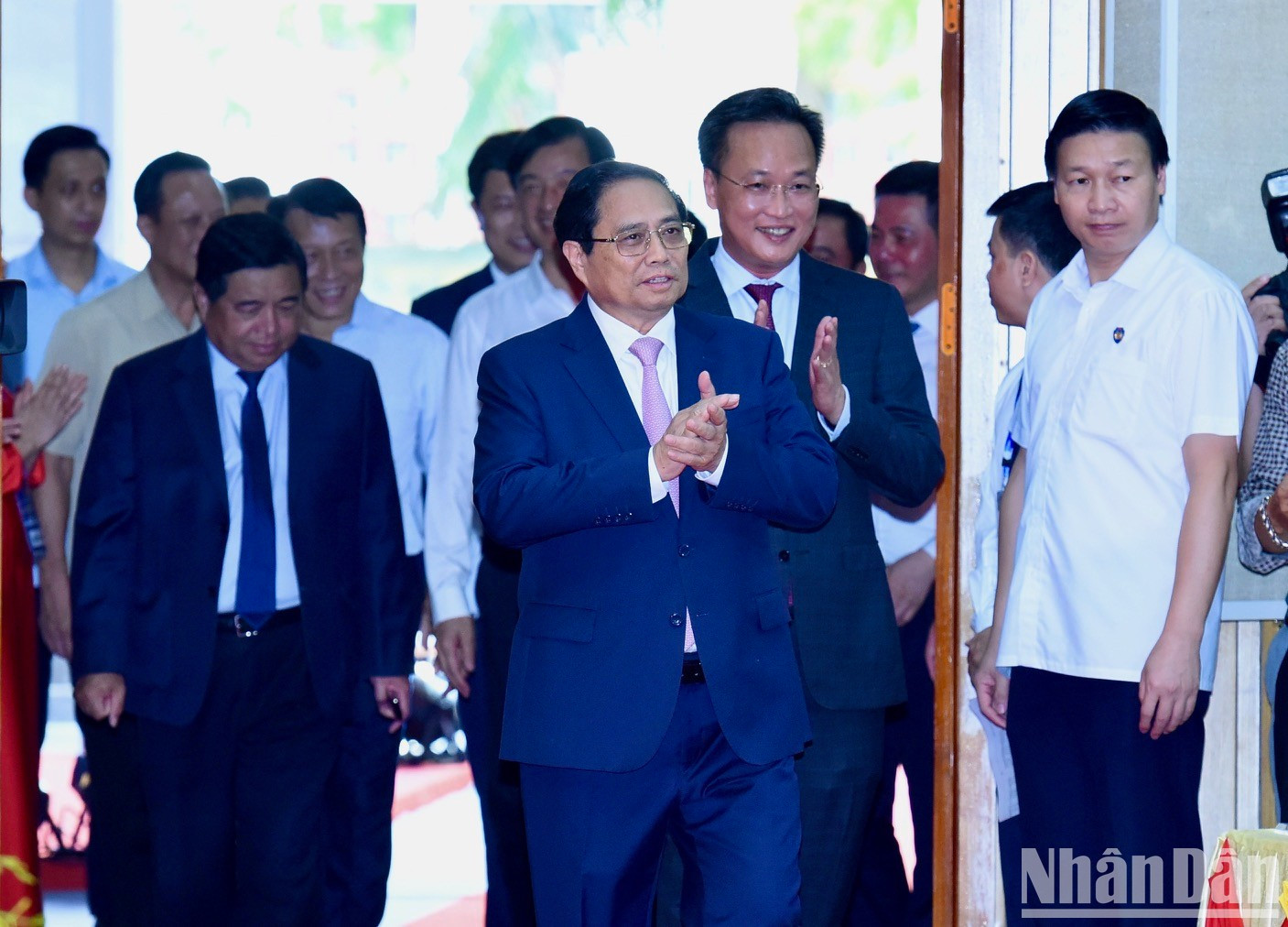 El premier vietnamita, Pham Minh Chinh, asiste a la Conferencia para anunciar la planificación de la provincia de Hung Yen. El premier vietnamita, Pham Minh Chinh, asiste a la Conferencia para anunciar la planificación de la provincia de Hung Yen.