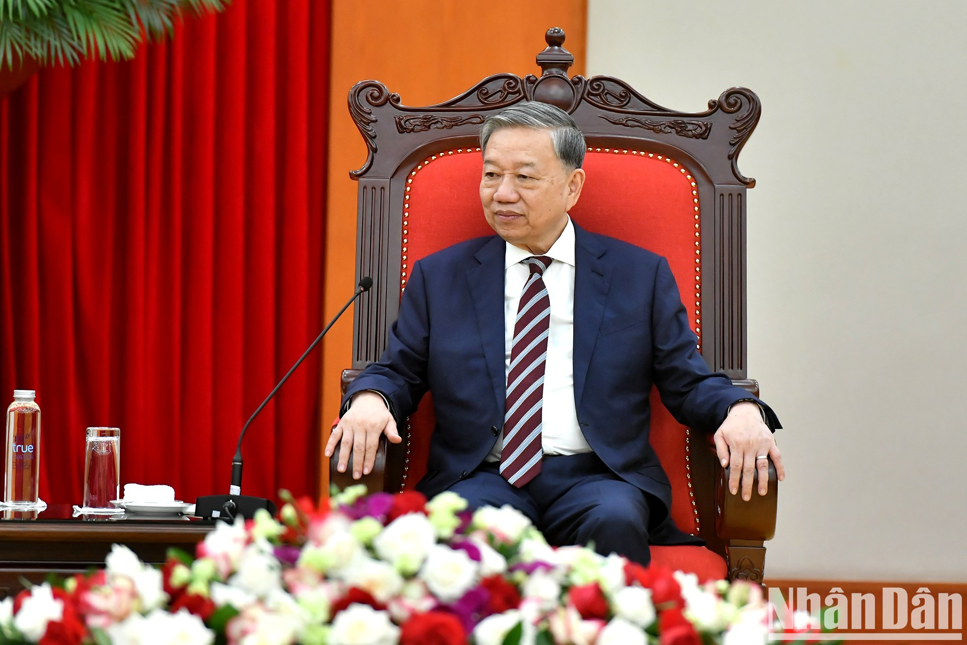 El secretario general del Partido Comunista de Vietnam, To Lam, habla en la recepción.