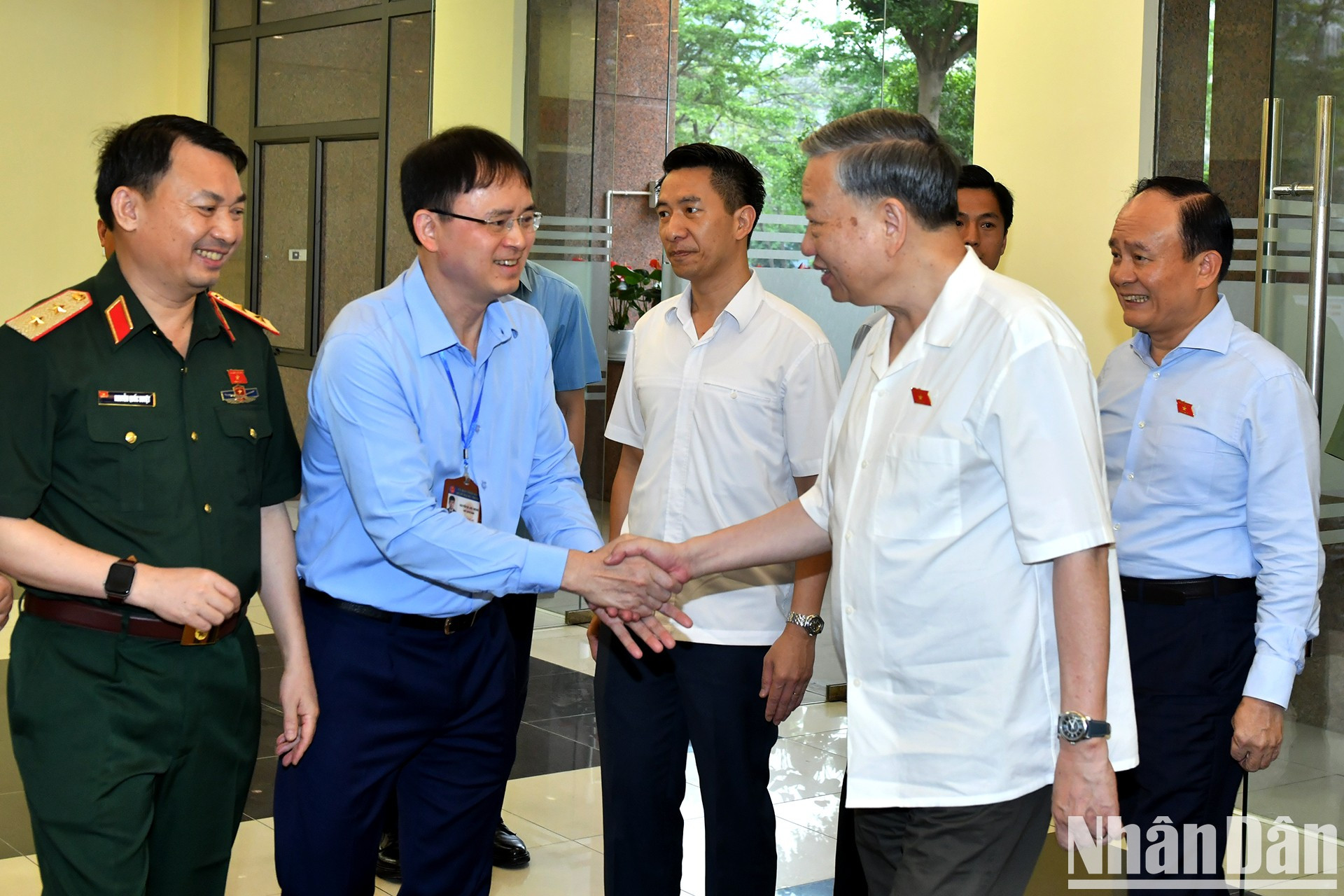 El secretario general del Partido Comunista de Vietnam, To Lam, y los delegados.