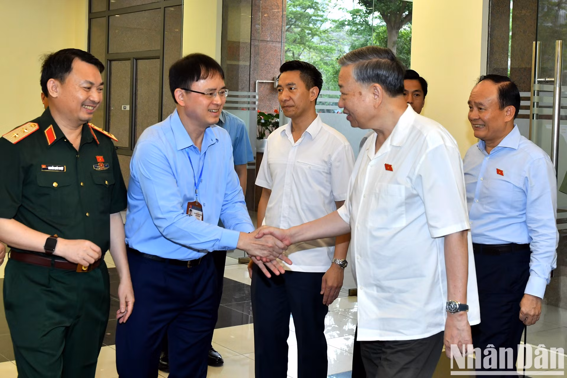 El secretario general del Partido Comunista de Vietnam, To Lam, y los delegados.