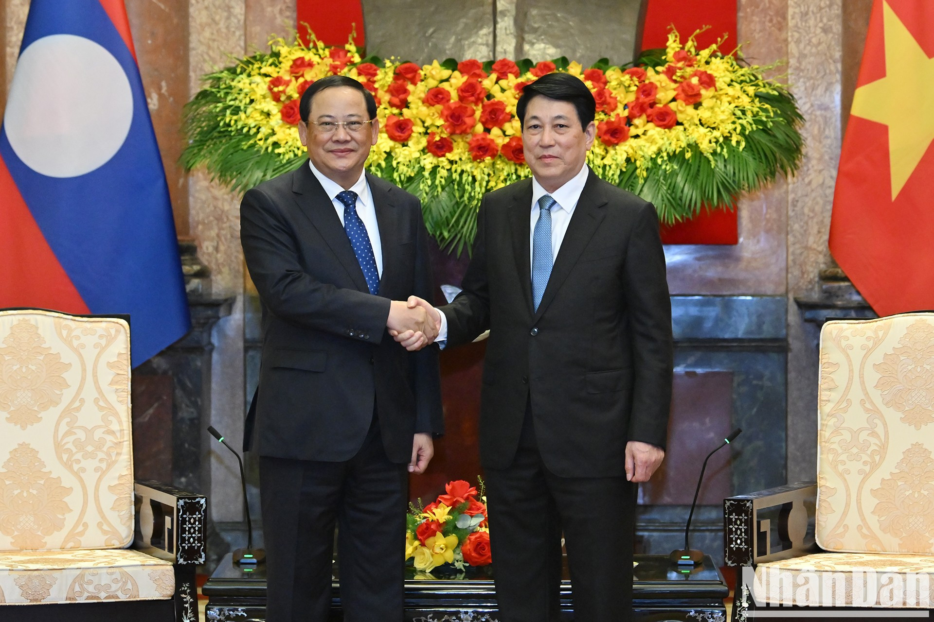 El presidente vietnamita, Luong Cuong, y el primer ministro laosiano, Sonexay Siphandone en la cita. El presidente vietnamita, Luong Cuong, y el primer ministro laosiano, Sonexay Siphandone en la cita.