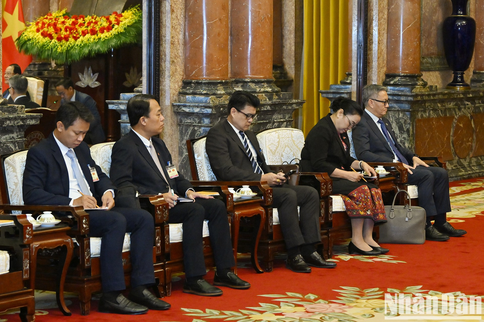 Los delegados laosianos en la recepción. Los delegados laosianos en la recepción.