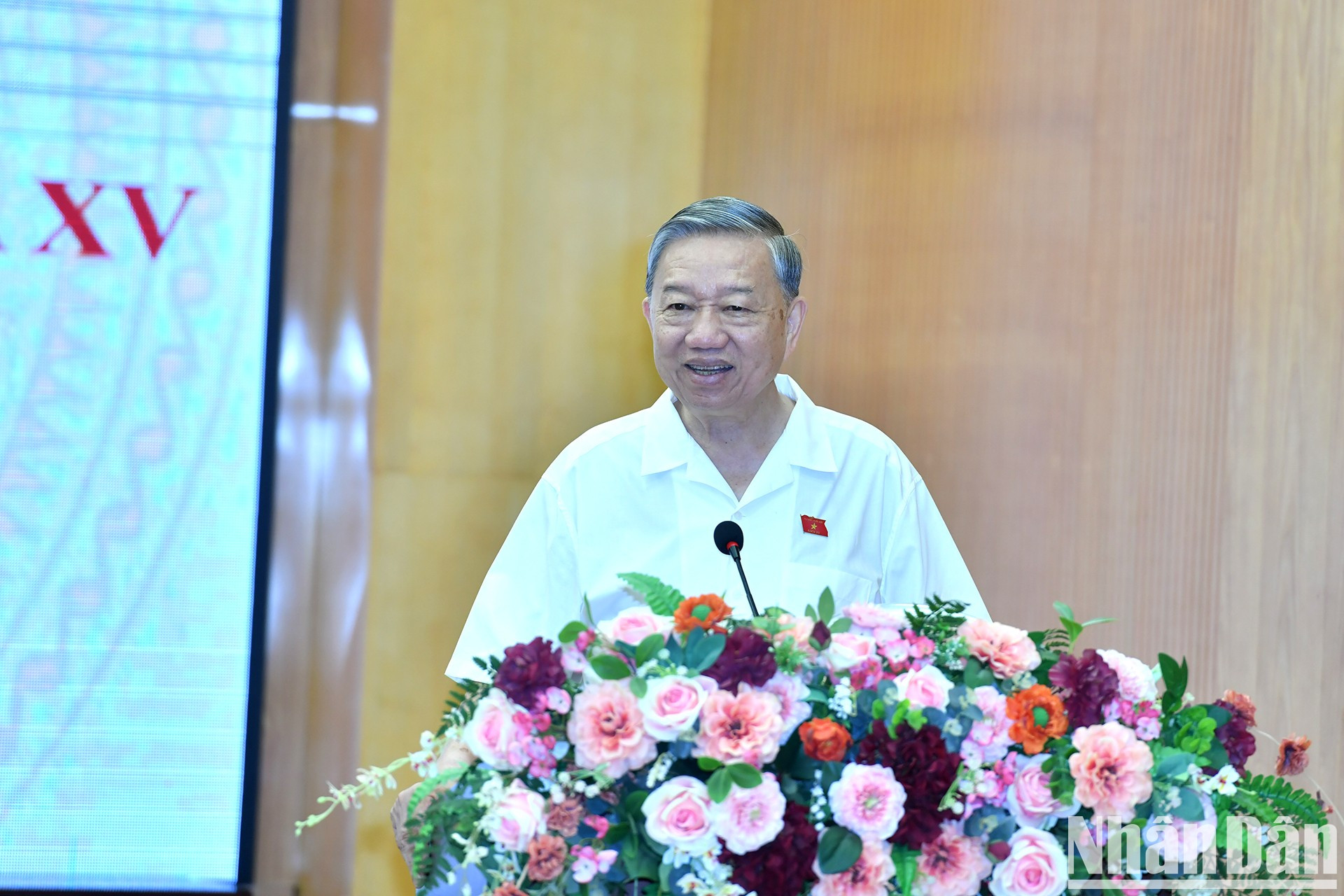 El secretario general del Partido Comunista de Vietnam, To Lam, habla en la reunión.